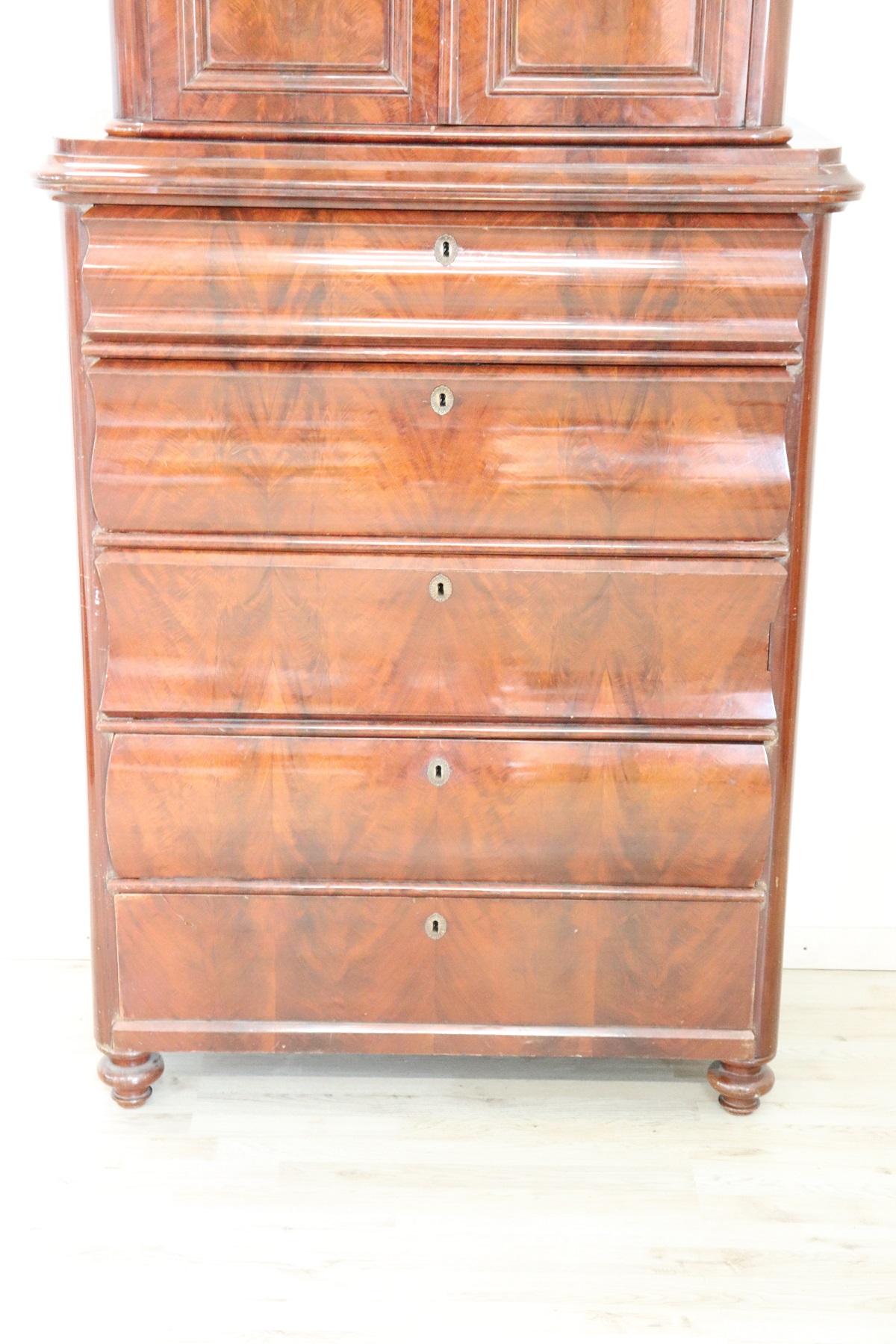 19th Century English Mahogany Commode or Tall Chest of Drawers, 1850s In Good Condition For Sale In Casale Monferrato, IT