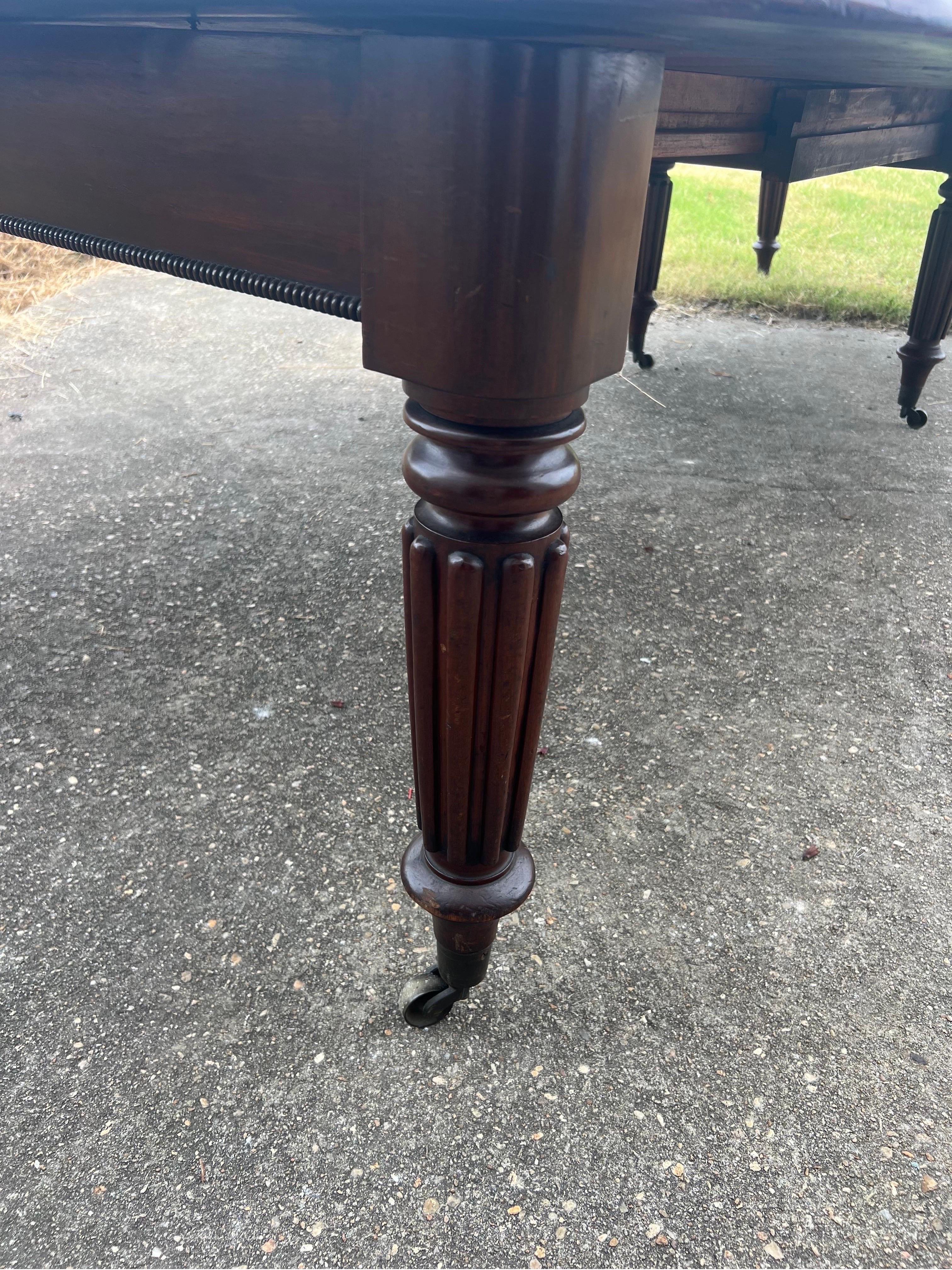 19th Century English Mahogany Dining Table, likely by Gillows For Sale 6