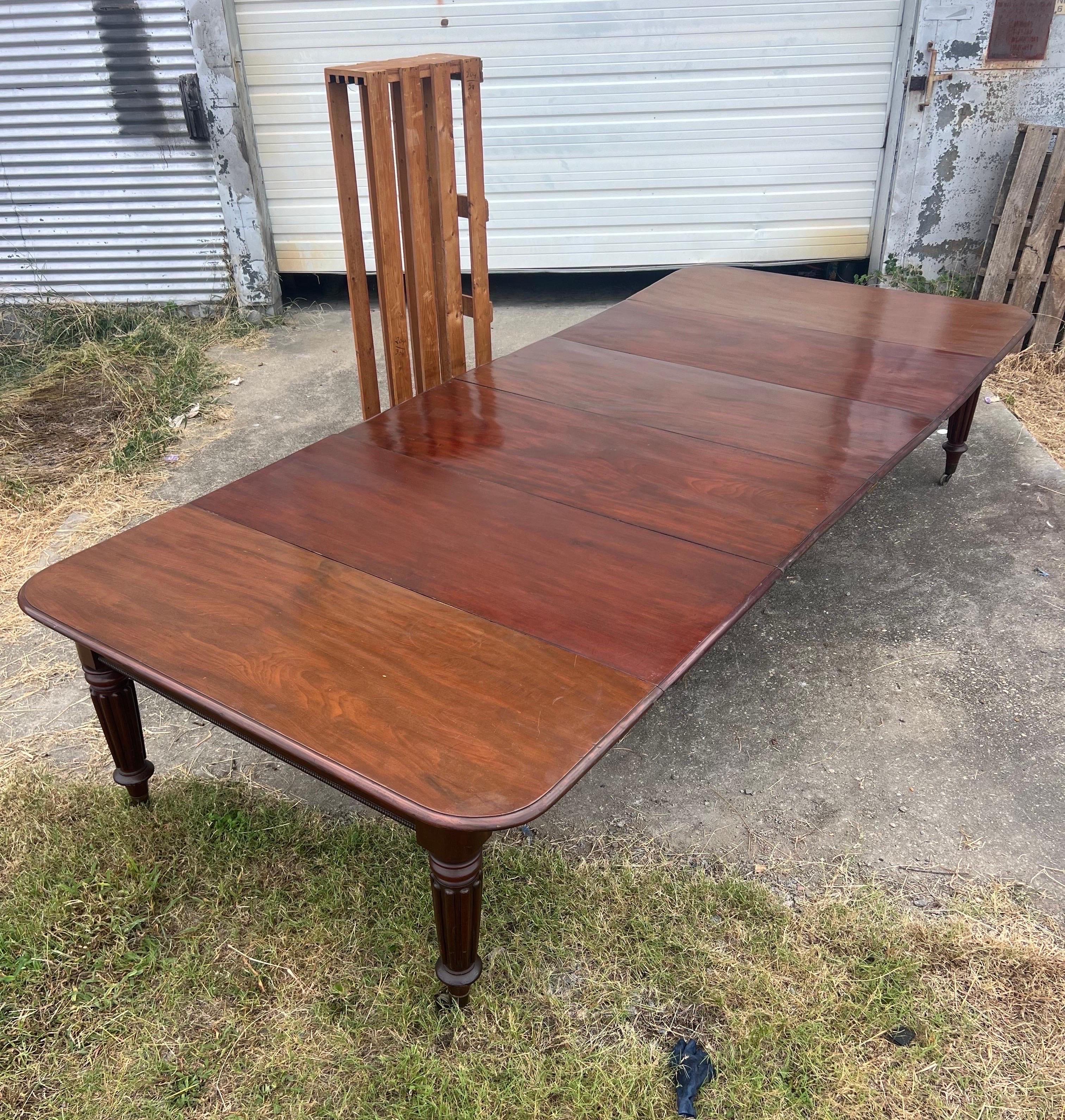 William IV Table de salle à manger anglaise en acajou du 19ème siècle, probablement de Gillows en vente