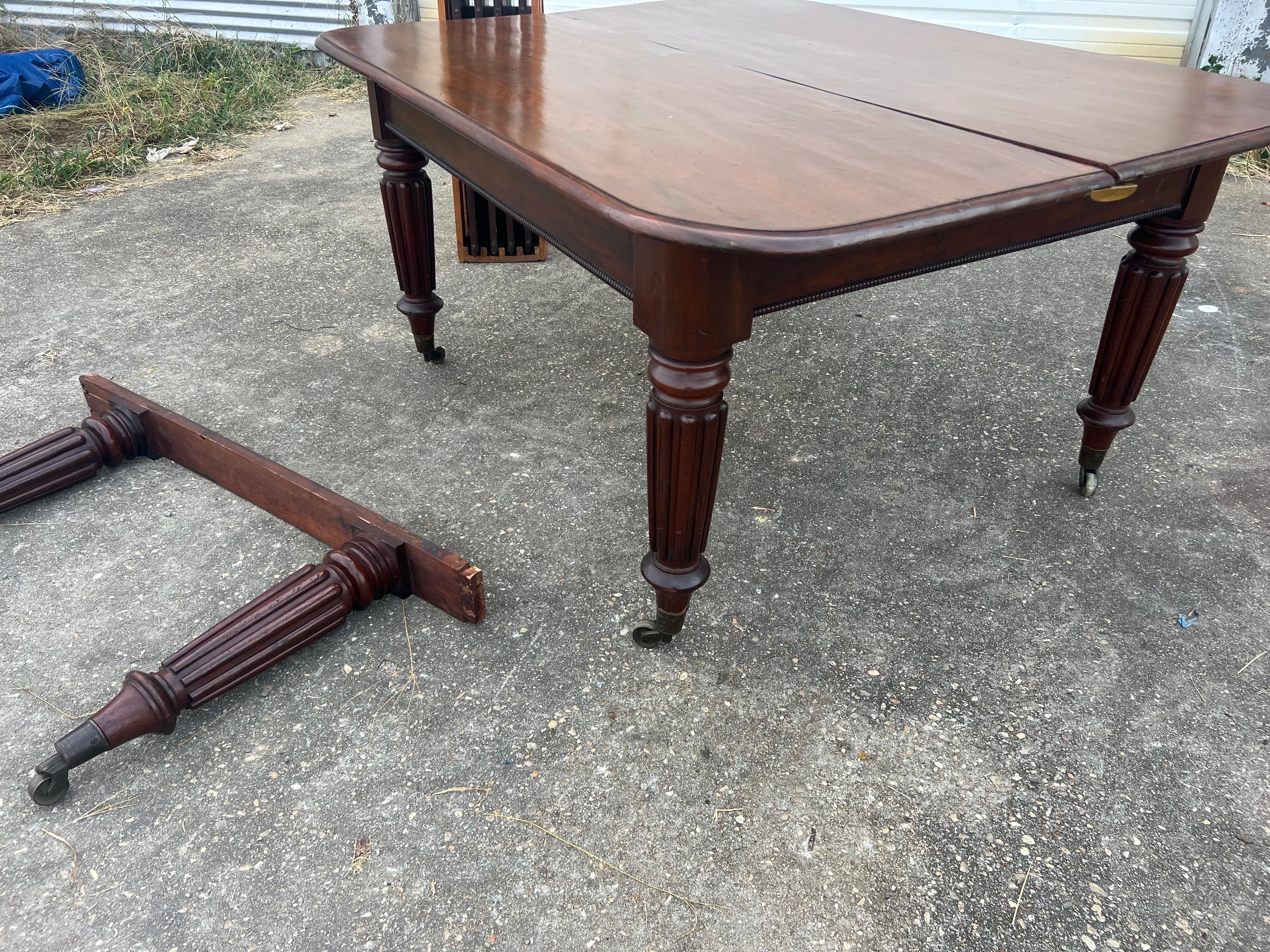 19th Century English Mahogany Dining Table, likely by Gillows For Sale 3
