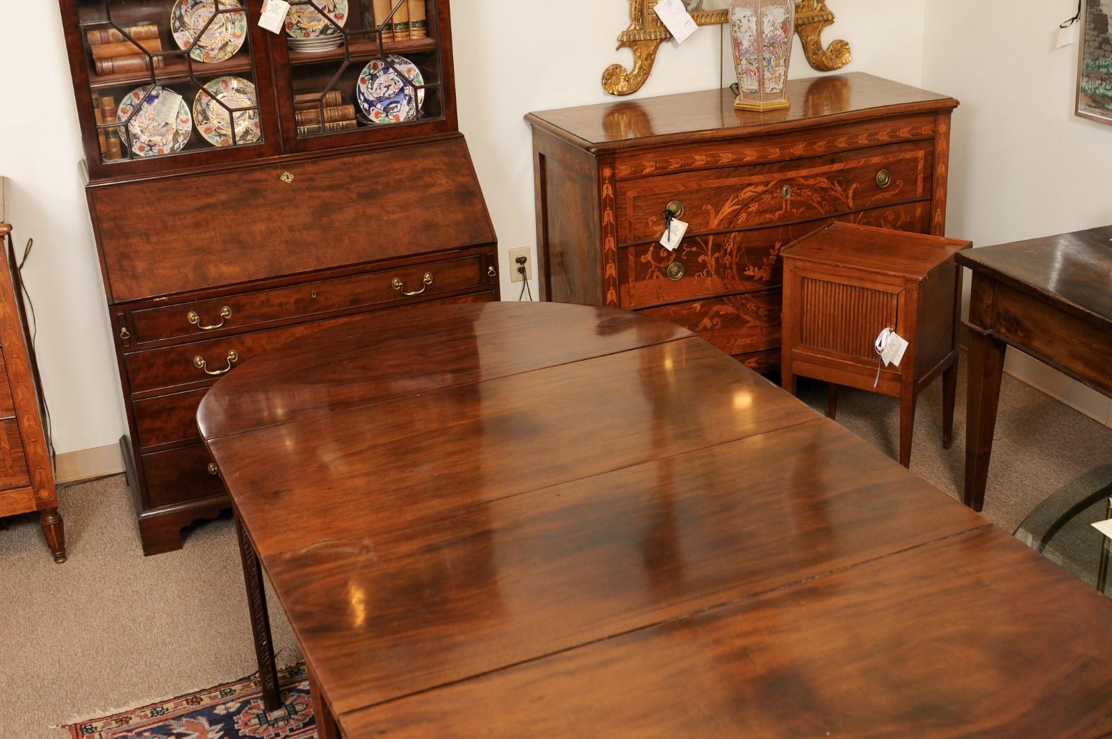 19th Century English Mahogany Dining Table with Carved Legs & 2 Leaves For Sale 7