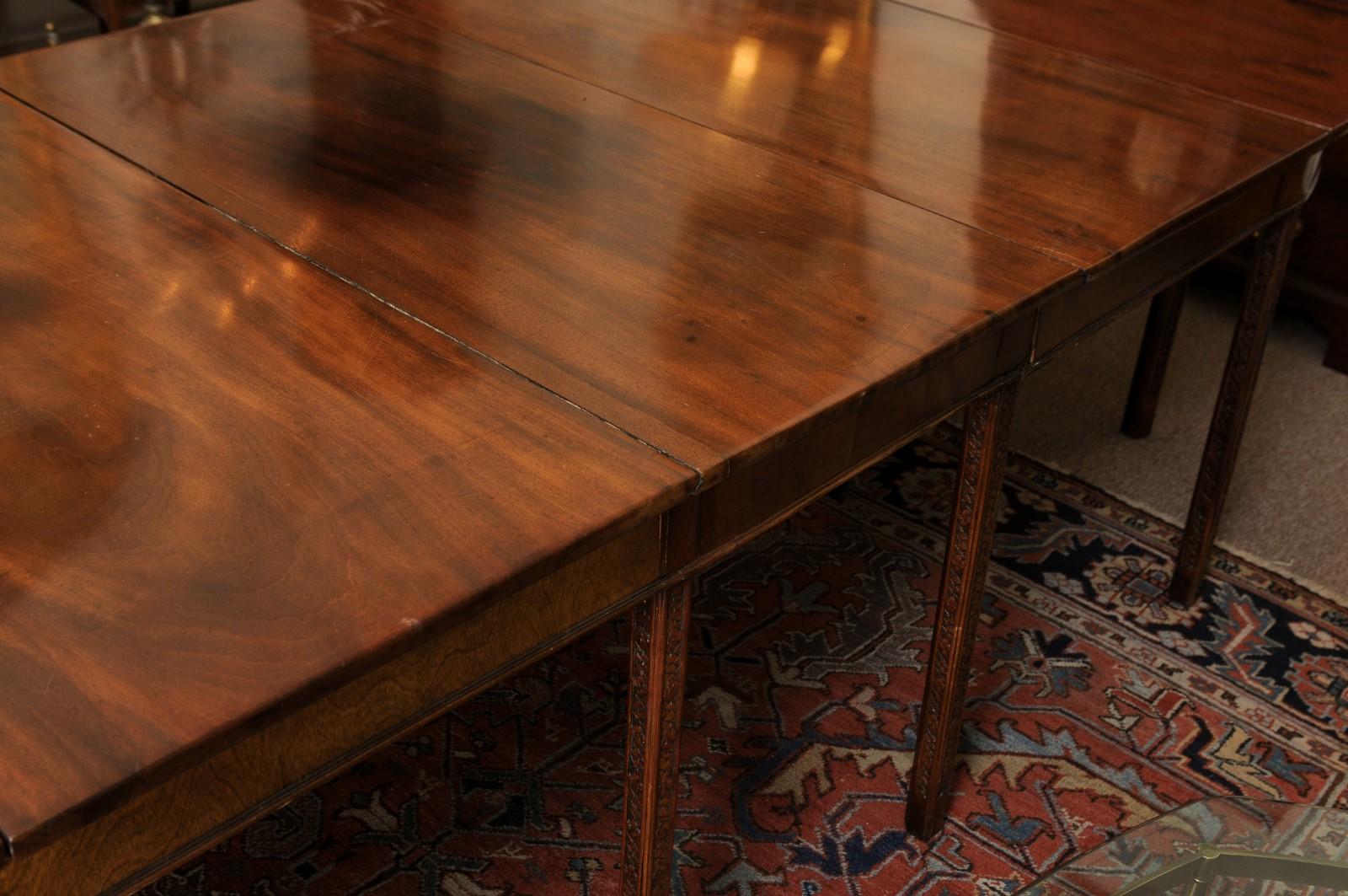 19th Century English Mahogany Dining Table with Carved Legs & 2 Leaves For Sale 3
