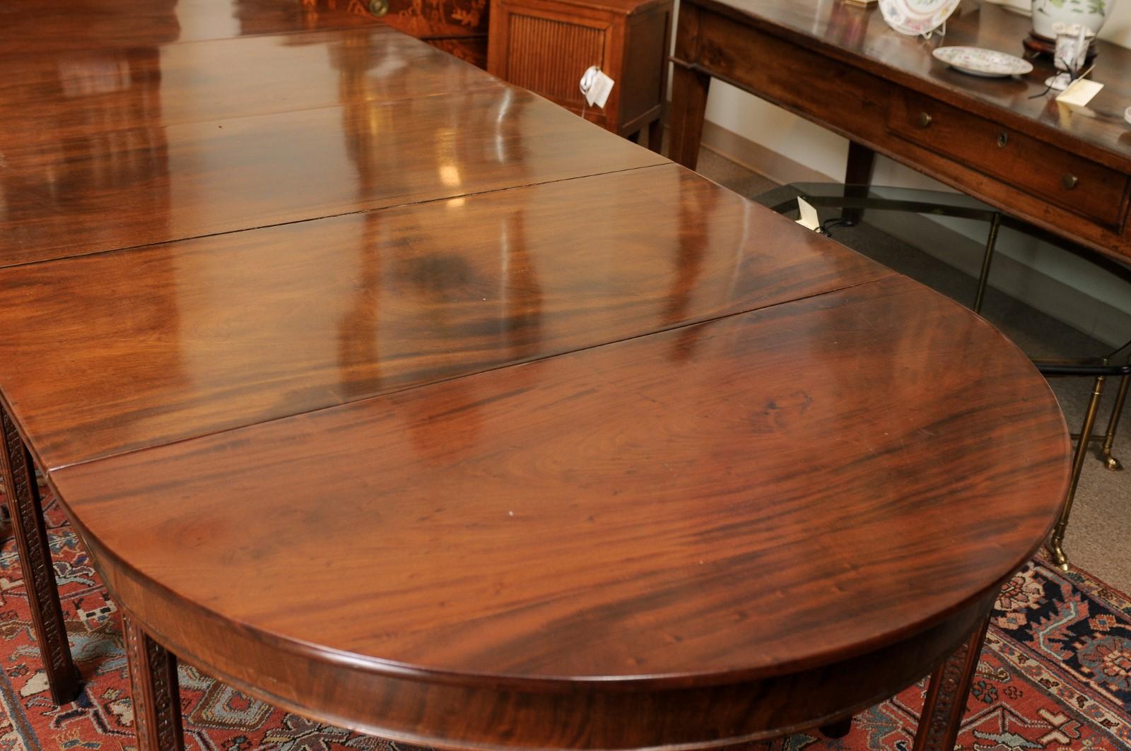 19th Century English Mahogany Dining Table with Carved Legs & 2 Leaves For Sale 6