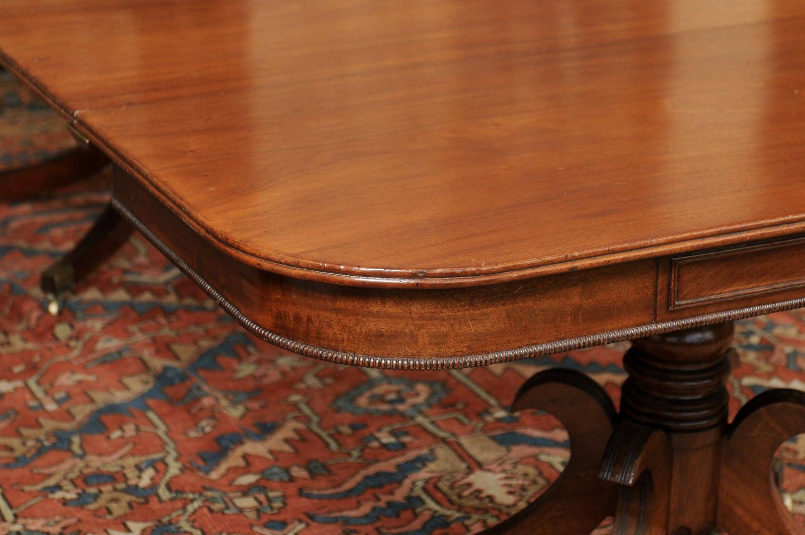 19th Century English Mahogany Double Pedestal Dining Table with 2 Leaves & Brass For Sale 7