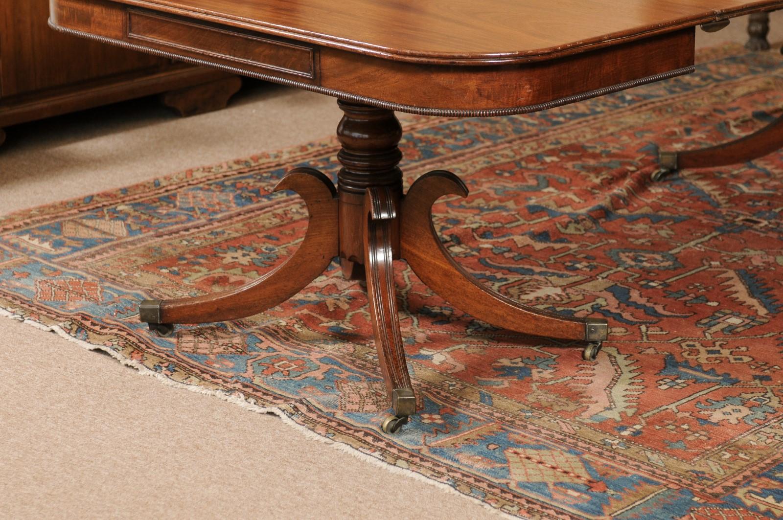 19th Century English Mahogany Double Pedestal Dining Table with 2 Leaves & Brass For Sale 1