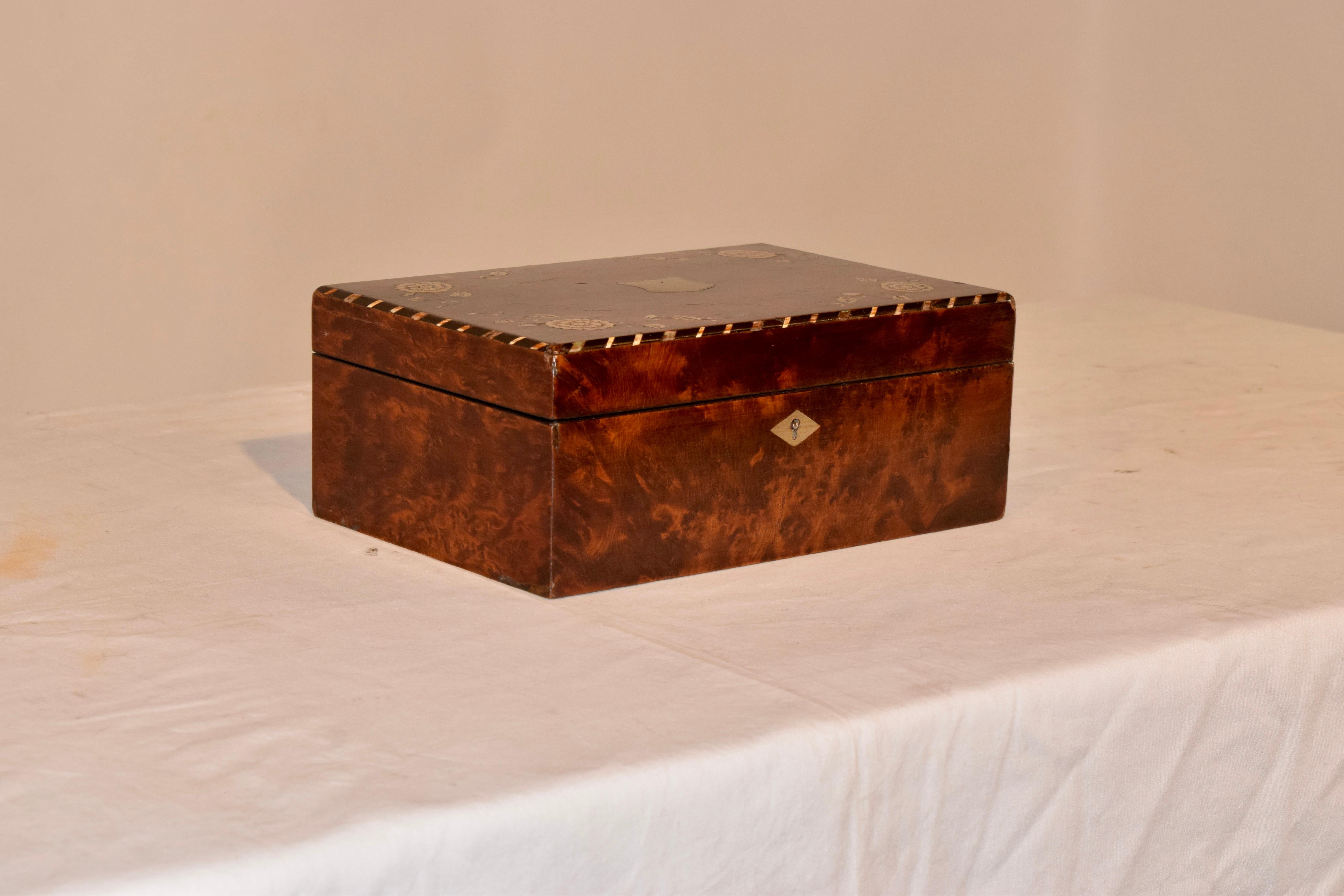 Victorian 19th Century English Mahogany Dresser Box