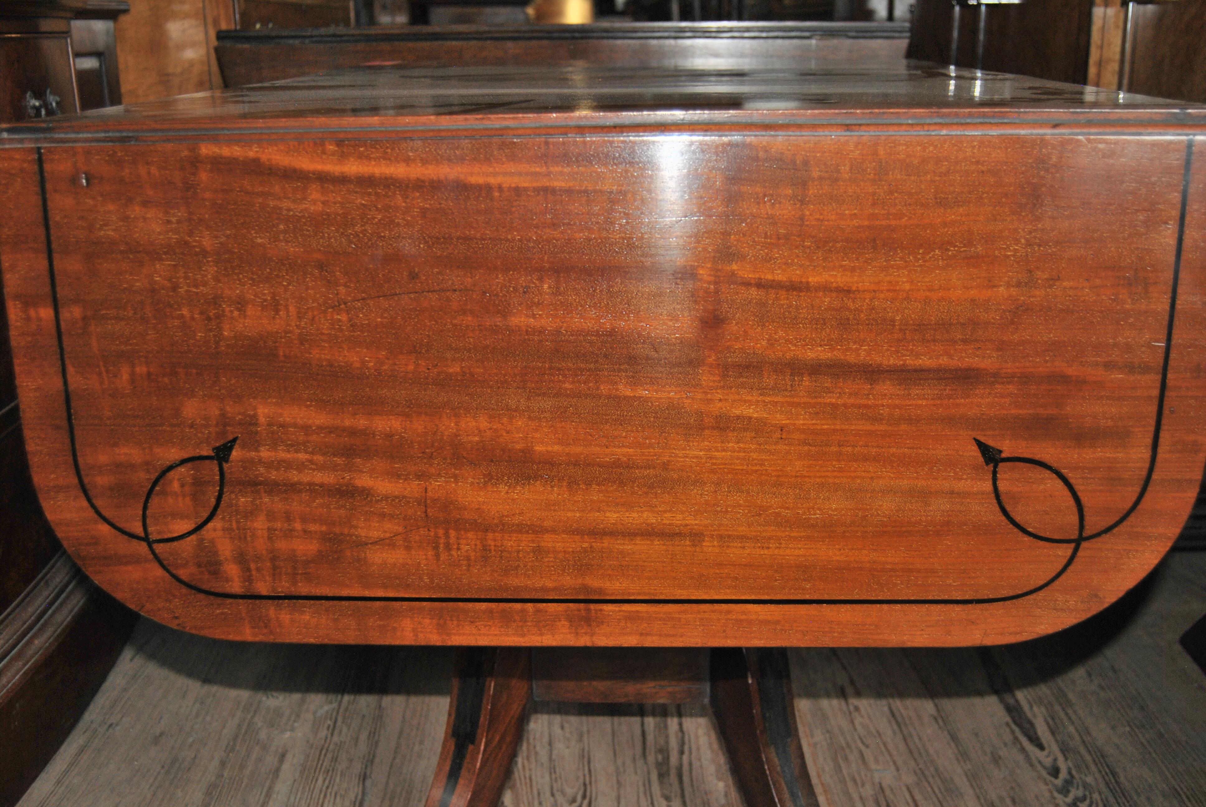 19th Century English Mahogany Drop Leaf Sofa Table For Sale 1