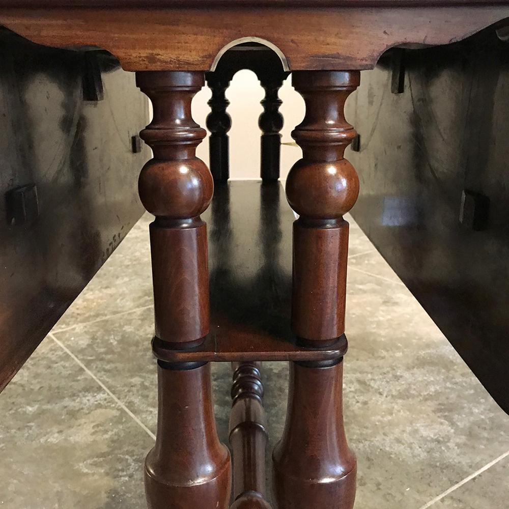 19th Century English Mahogany Gateleg Drop Leaf Table, ca. 1880 For Sale 4