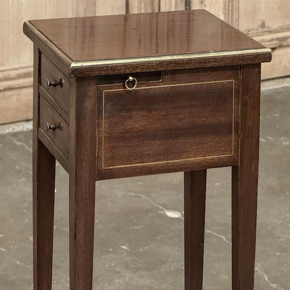 Table d'appoint pour gentilhomme en acajou anglais du 19e siècle en vente 2