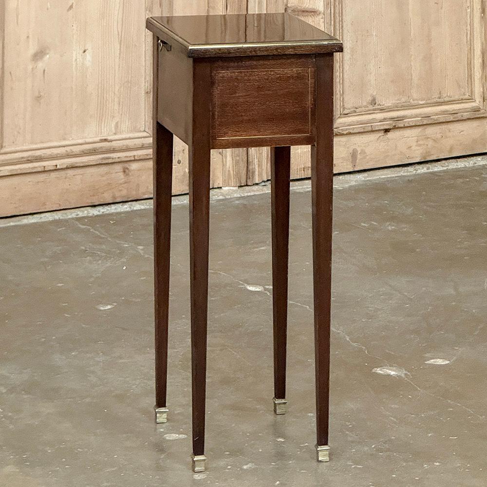 Table d'appoint pour gentilhomme en acajou anglais du 19e siècle en vente 7