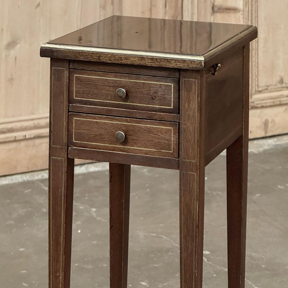 XIXe siècle Table d'appoint pour gentilhomme en acajou anglais du 19e siècle en vente
