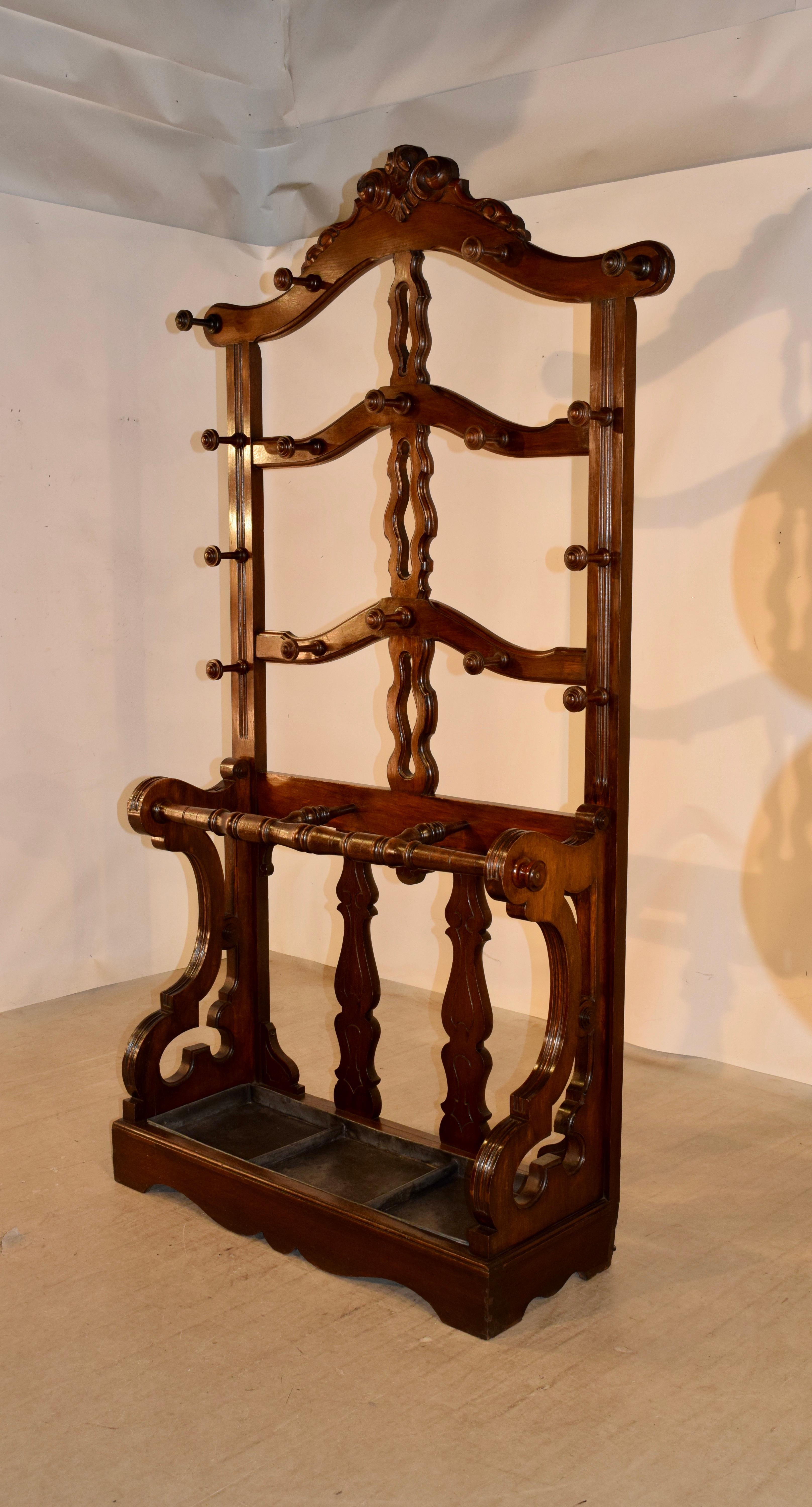 19th Century English Mahogany Hall Stand In Good Condition For Sale In High Point, NC