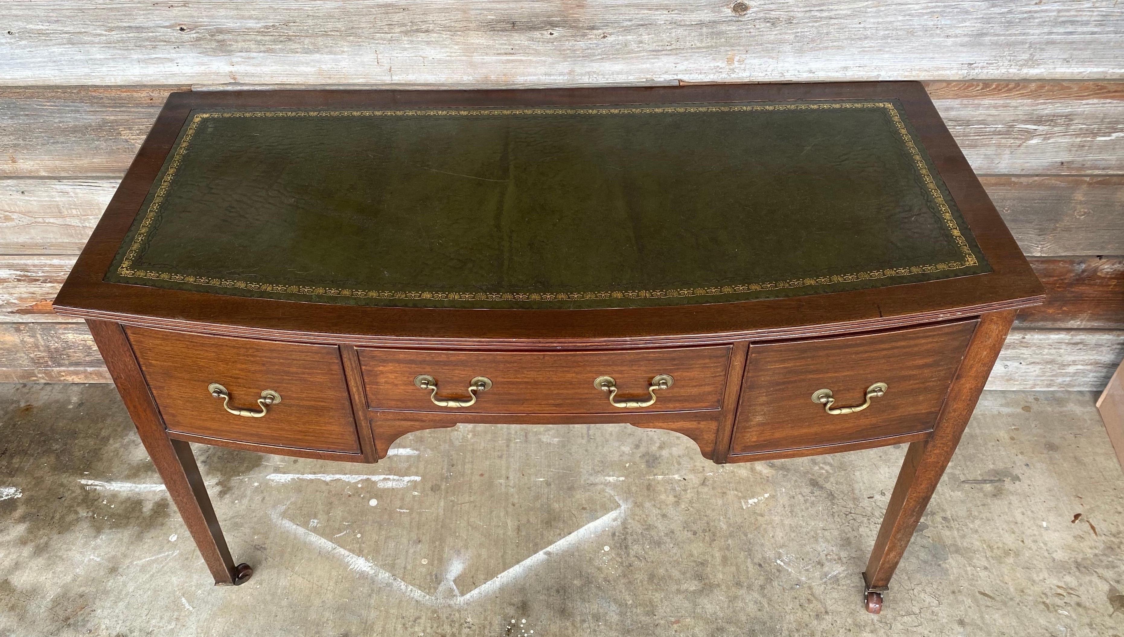 19th Century English Mahogany Leather Top Desk or Console In Good Condition In Charleston, SC