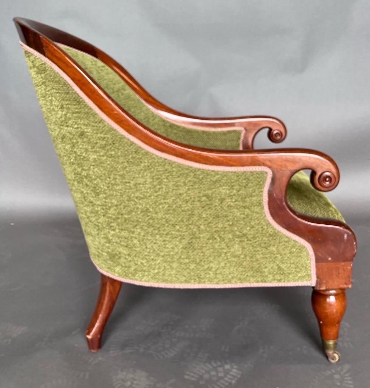 19th century English Mahogany Library Chair For Sale 4