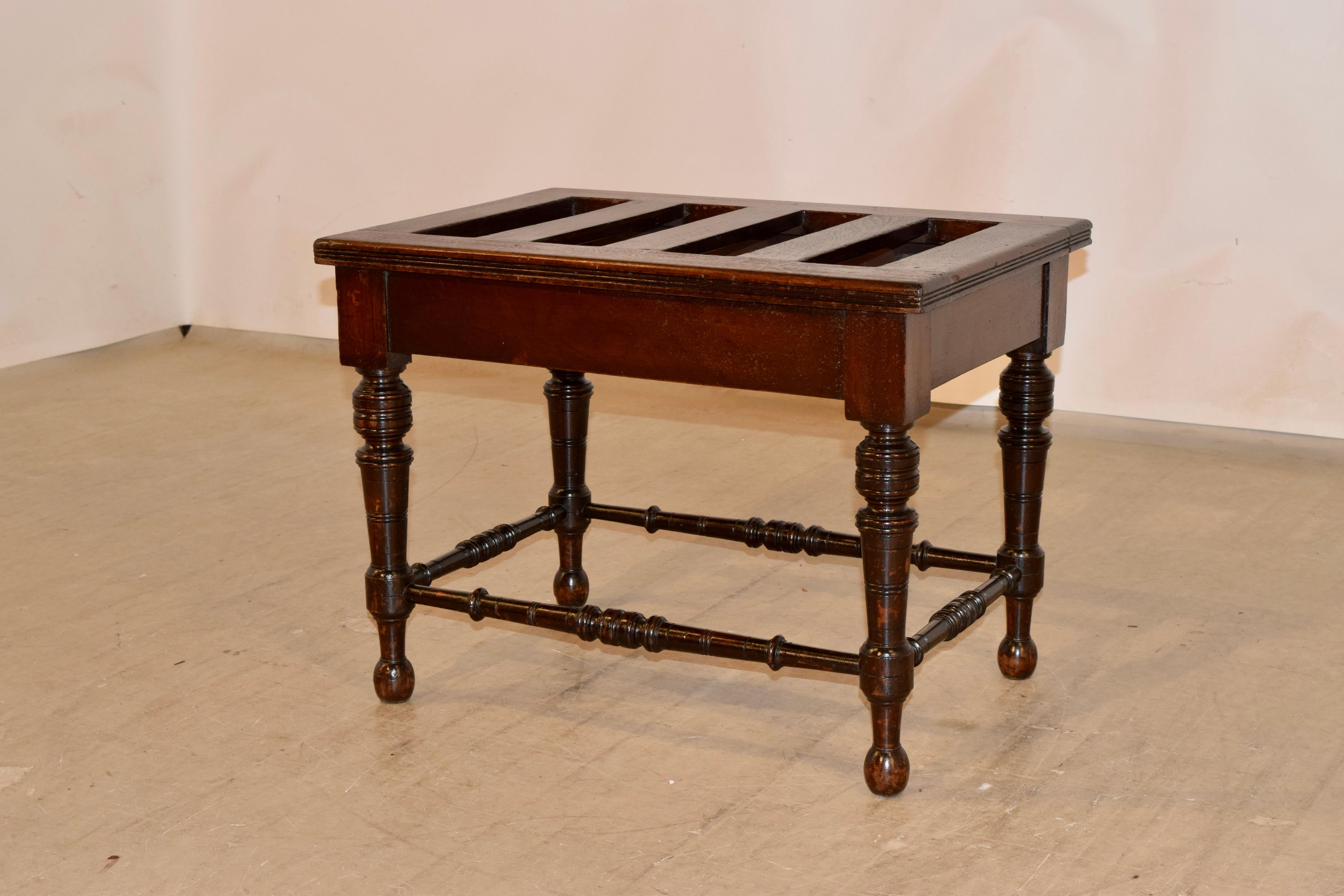 19th Century English Mahogany Luggage Stand In Good Condition For Sale In High Point, NC