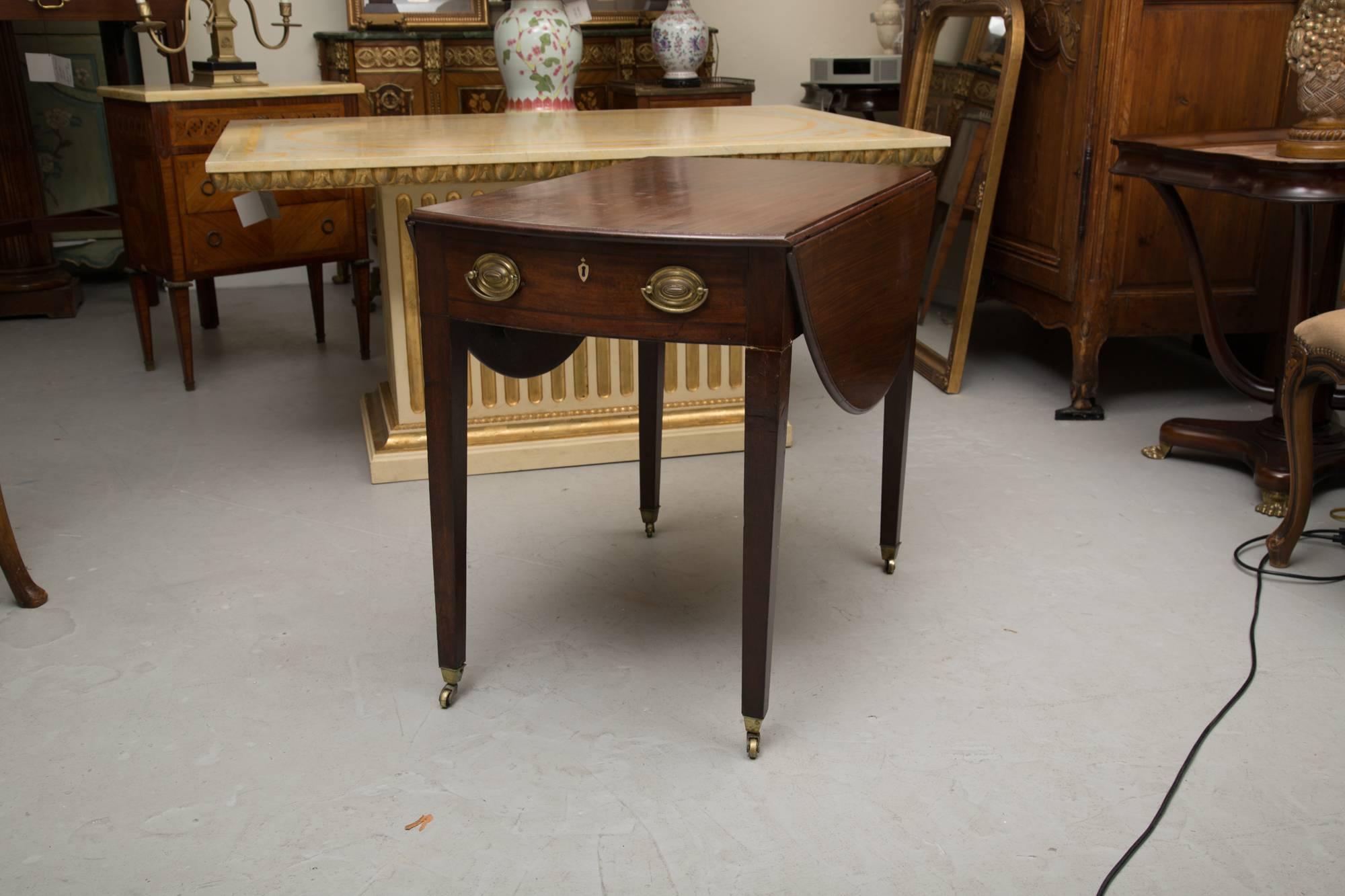 19th Century English Mahogany Oval Pembroke Table 3