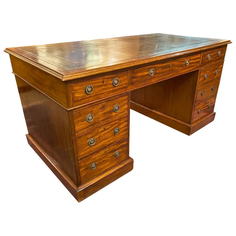 bureau à caissons en acajou anglais du 19e siècle sur 1stDibs