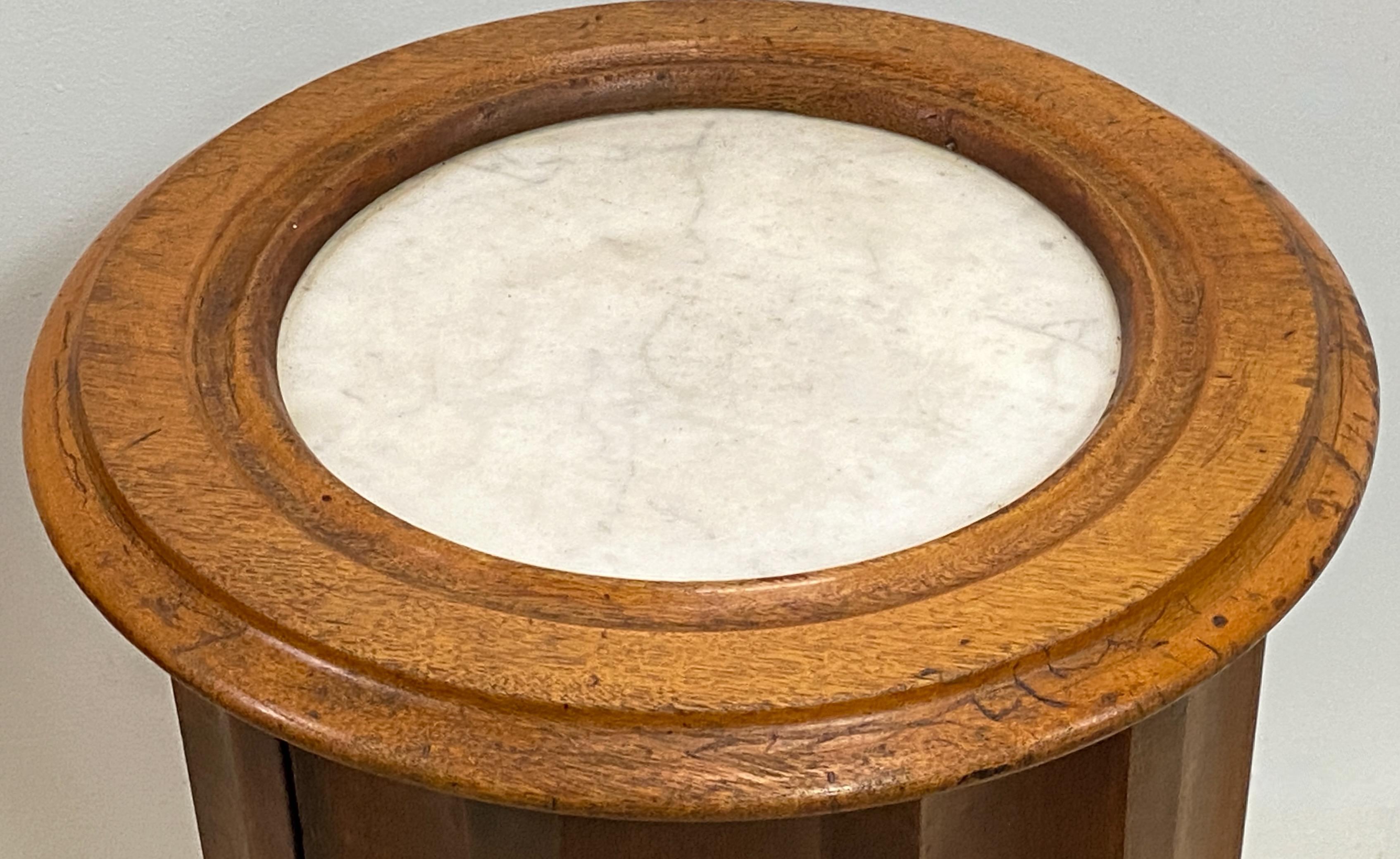 Acajou Table de commode de chevet en acajou anglais du 19e siècle en vente