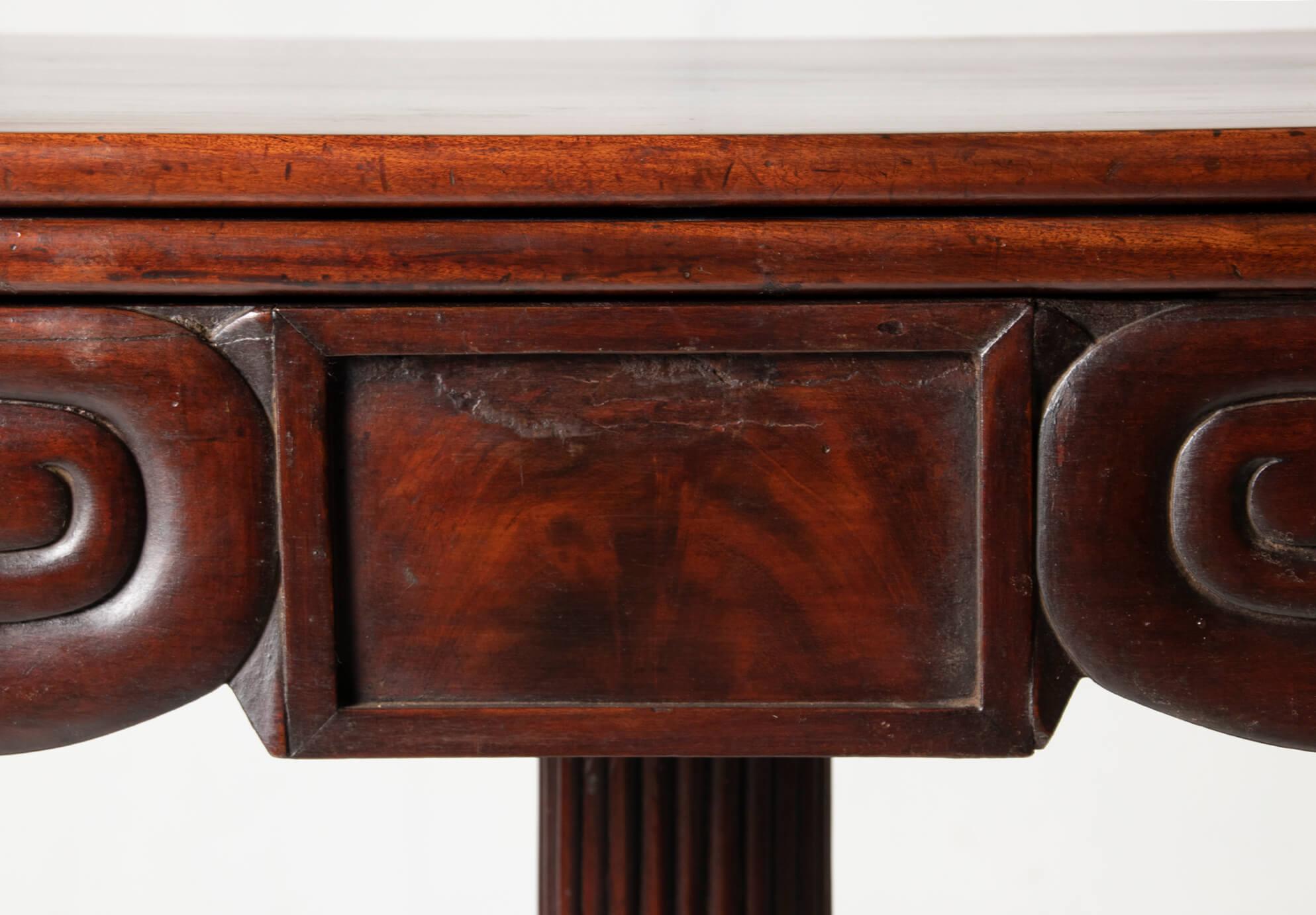 Table de jeu et table d'appoint Regency anglaise du 19ème siècle en acajou avec plateau rabattable en vente 10