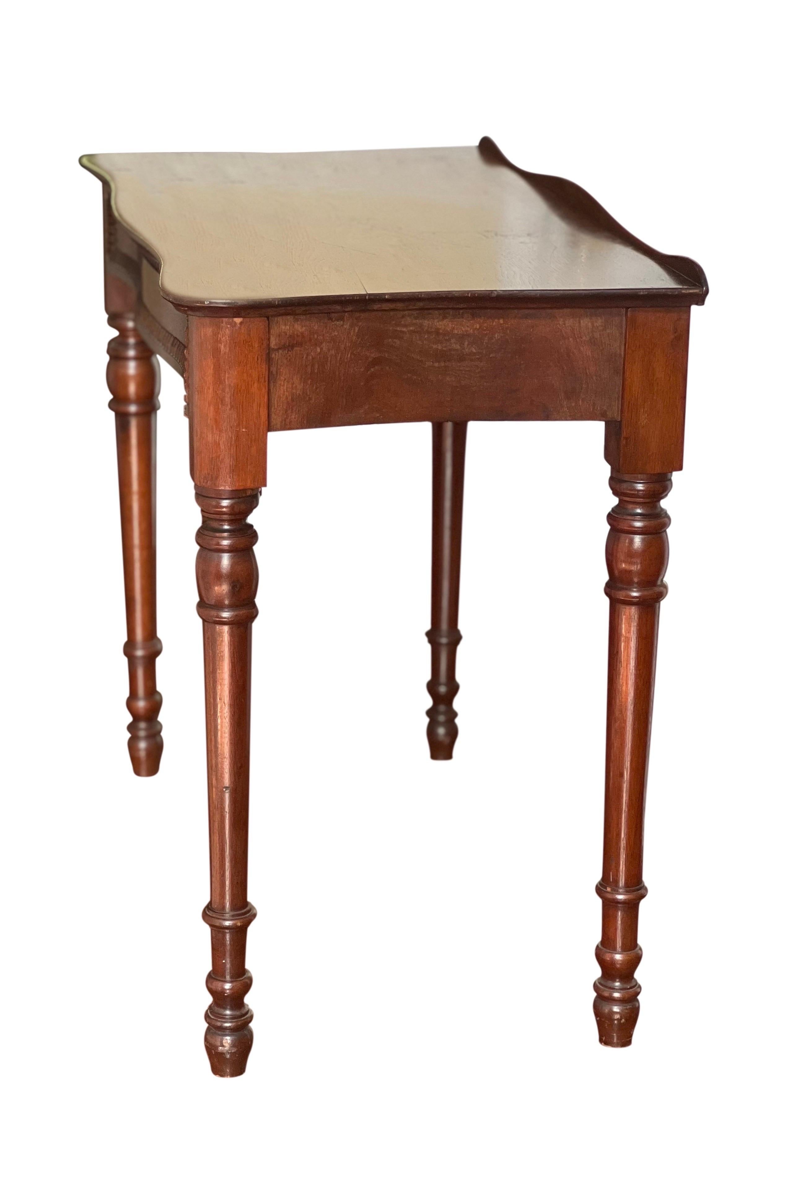 19th Century English Mahogany Serpentine Writing Desk with Single Drawer In Good Condition For Sale In Doylestown, PA