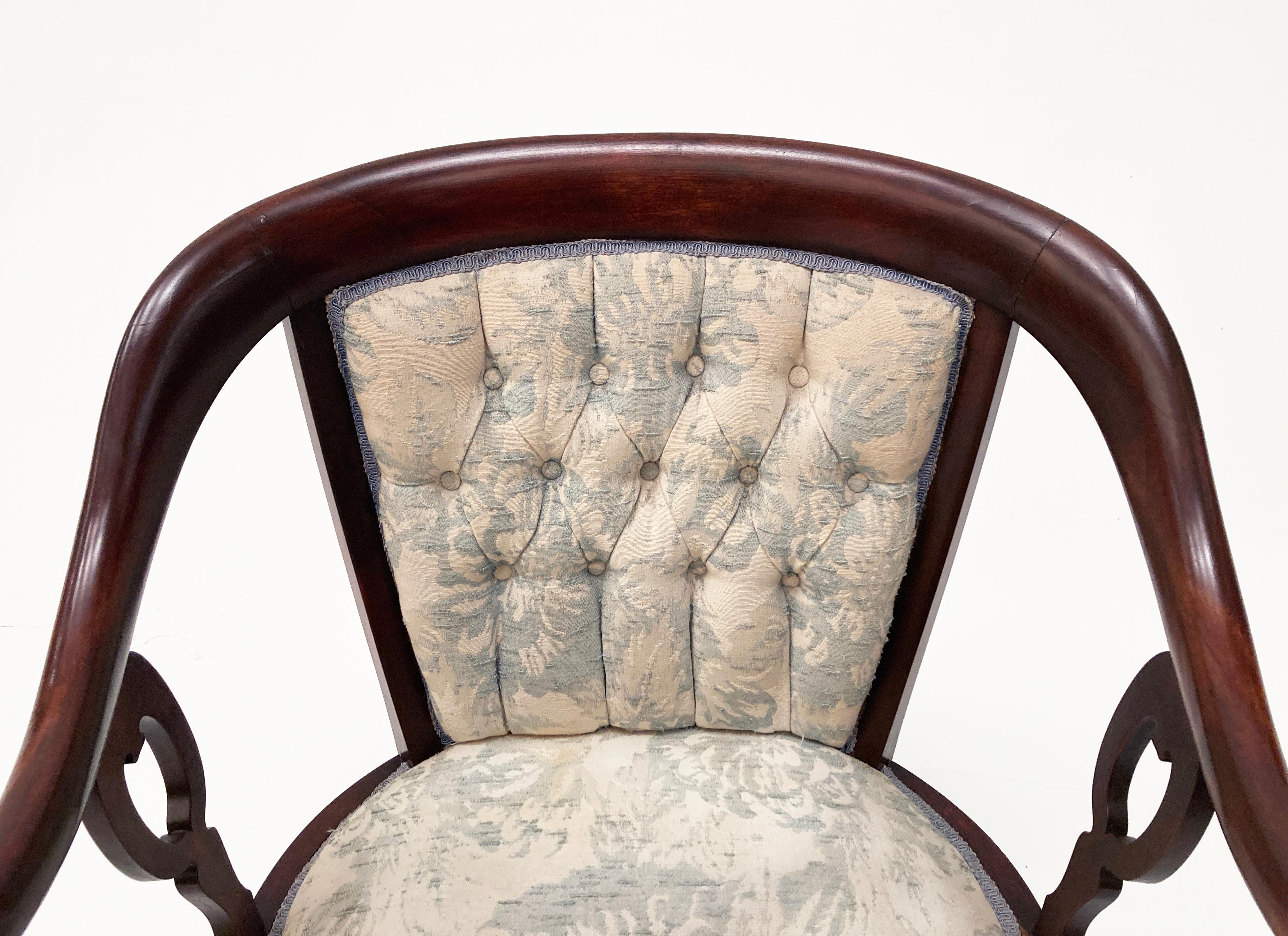 Ensemble de trois canapés, chaises et fauteuils à bascule en acajou anglais du XIXe siècle  en vente 11