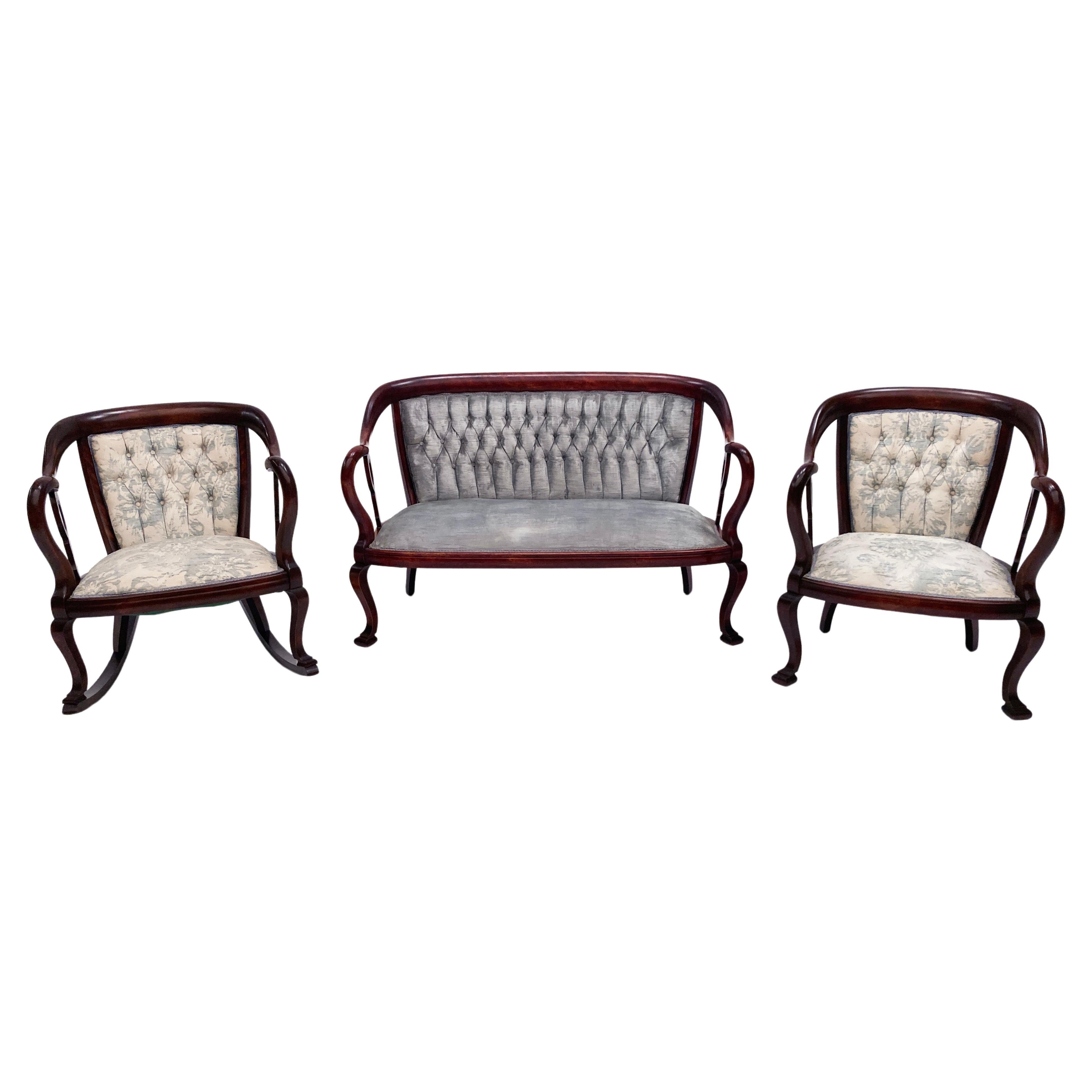 Ensemble de trois canapés, chaises et fauteuils à bascule en acajou anglais du XIXe siècle  en vente