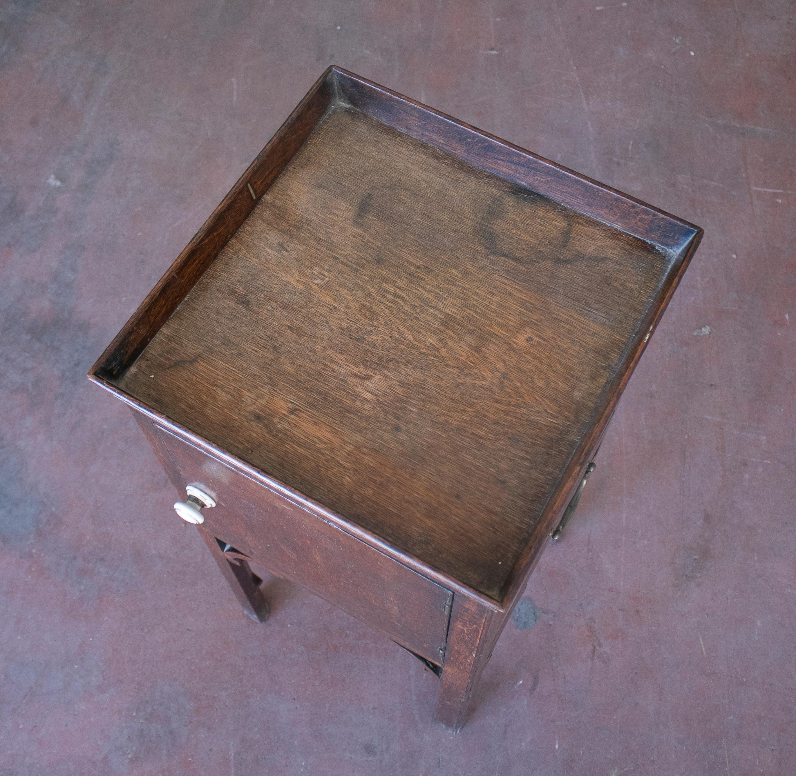 19th Century English Mahogany Side Table w/ Door For Sale 7