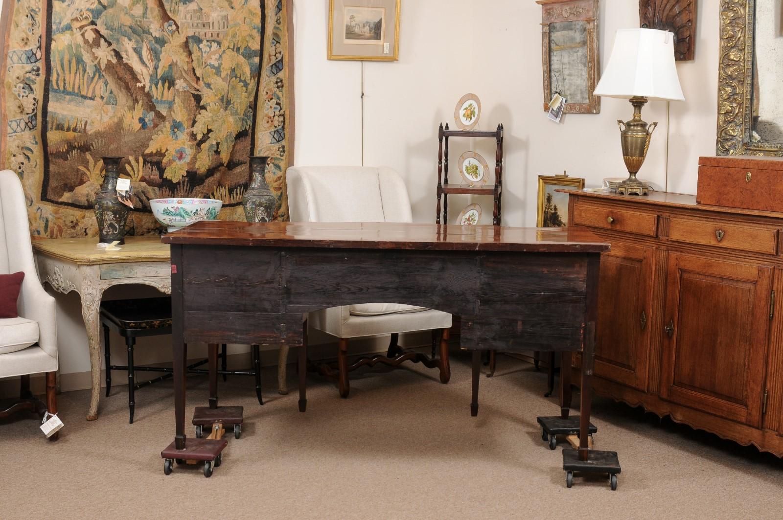 19th Century English Mahogany Sideboard w/ Serpentine Front For Sale 5