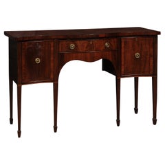 Buffet anglais du 19e siècle en acajou avec façade serpentine