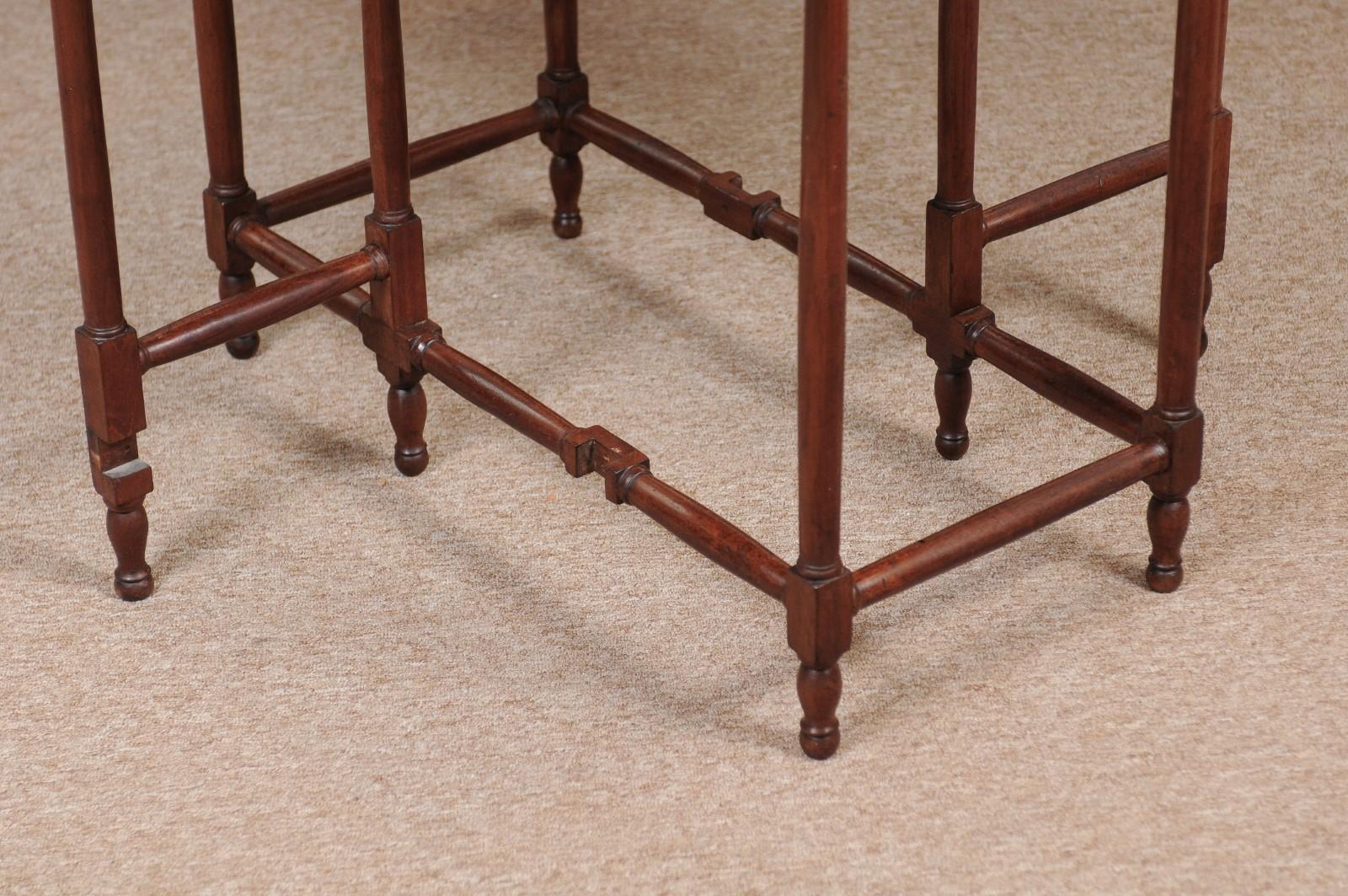 19th Century English Mahogany Spider Leg Table with Drop Leaves For Sale 3