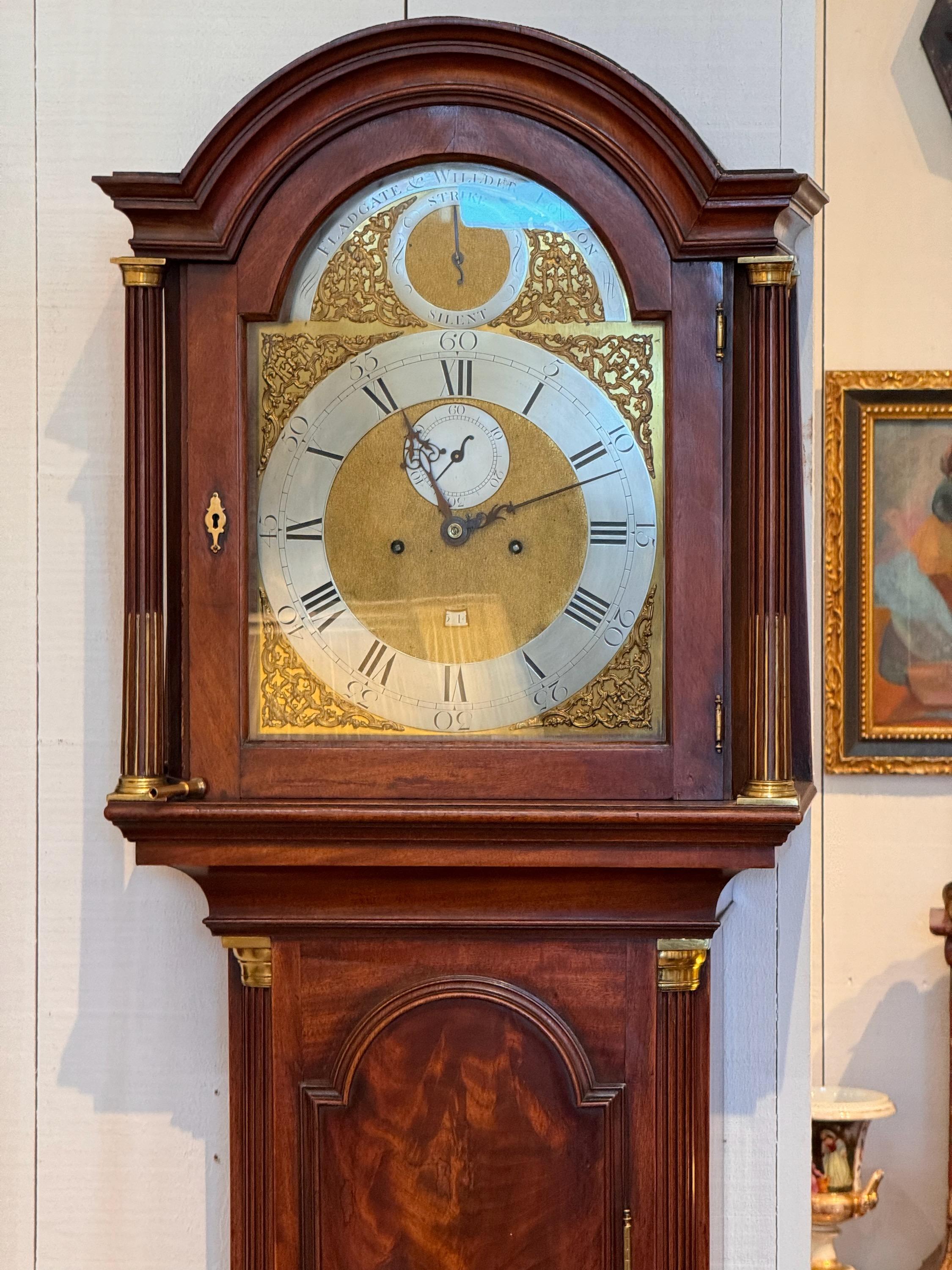 XIXe siècle Horloge haute anglaise en acajou du 19ème siècle en vente