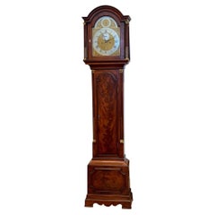 Horloge haute anglaise en acajou du 19ème siècle