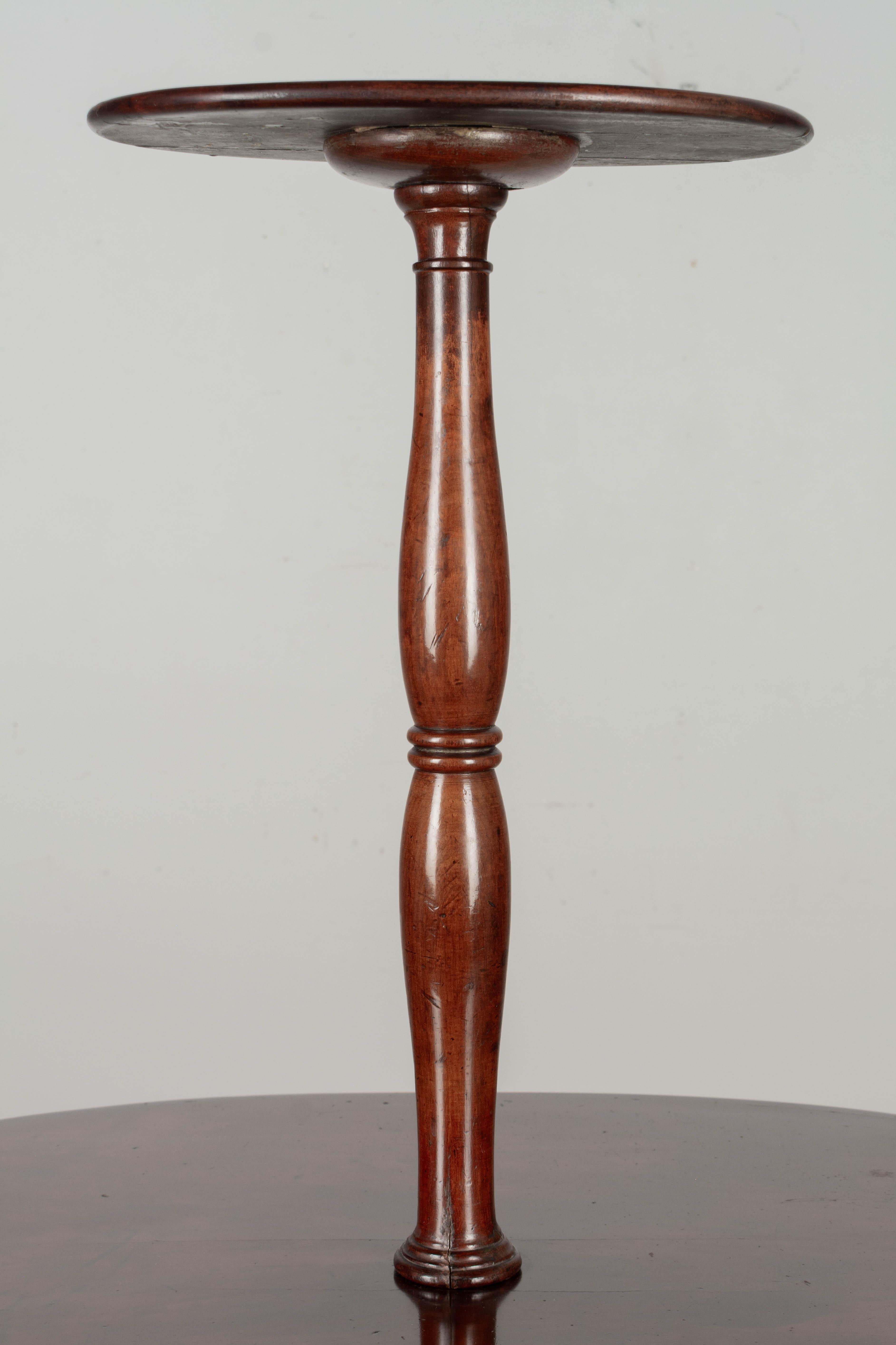 19th Century English Mahogany Tiered Table or Stand For Sale 4