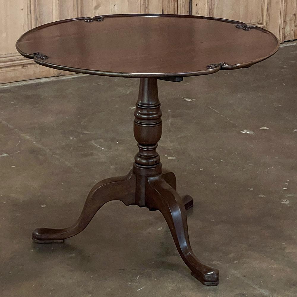 Queen Anne 19th Century English Mahogany Tilt-Top End Table For Sale