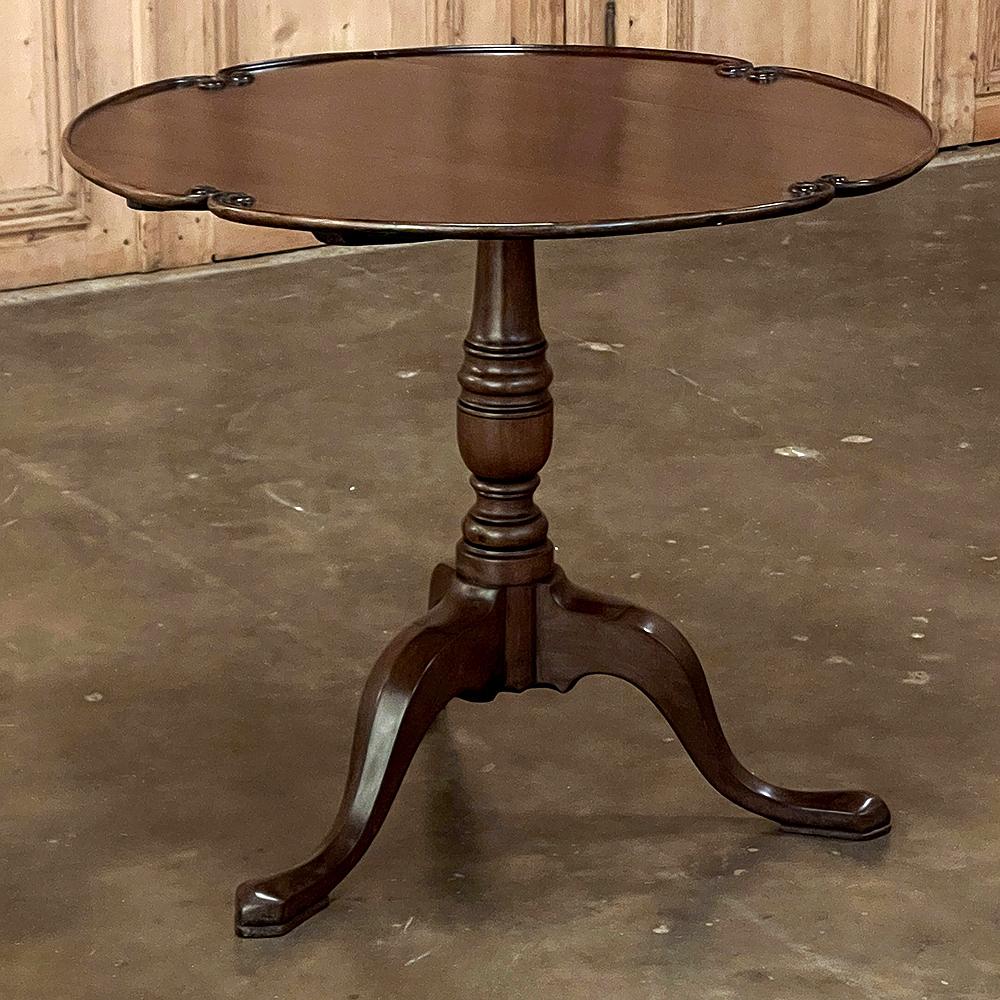 Hand-Crafted 19th Century English Mahogany Tilt-Top End Table For Sale