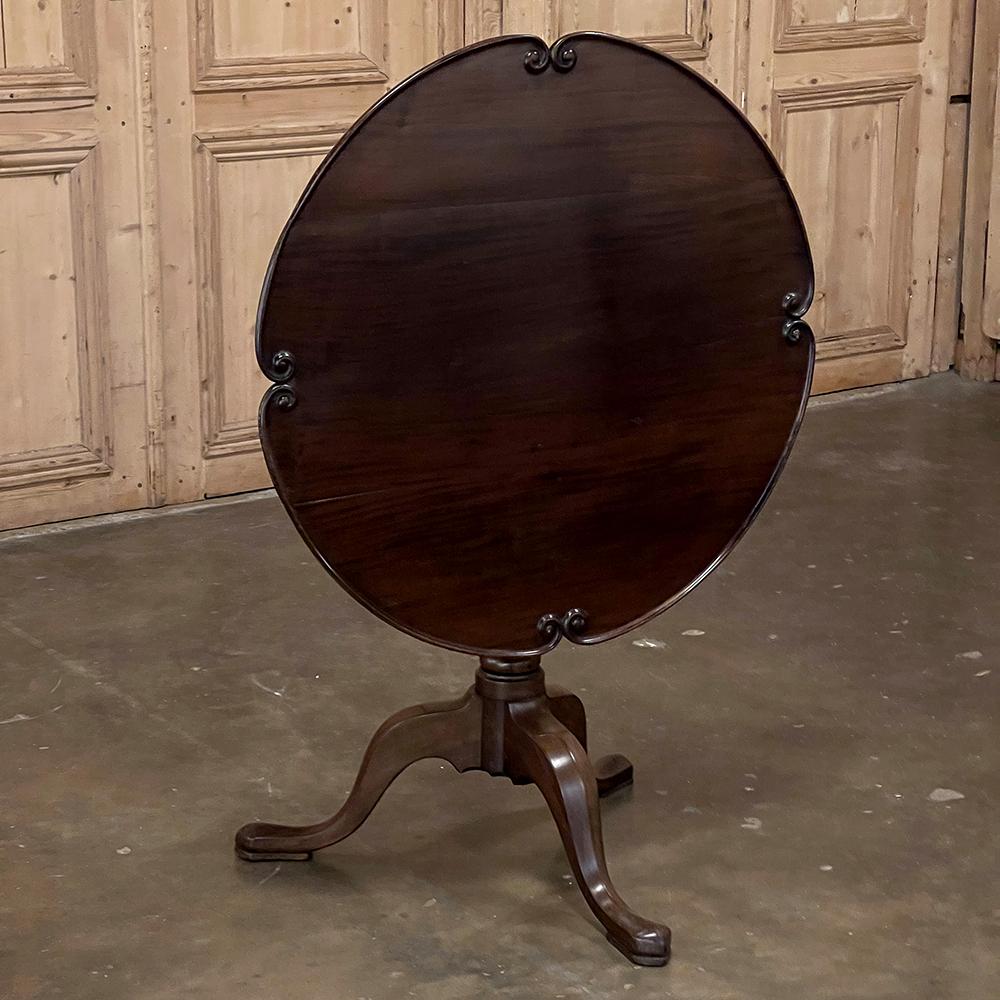 19th Century English Mahogany Tilt-Top End Table For Sale 1