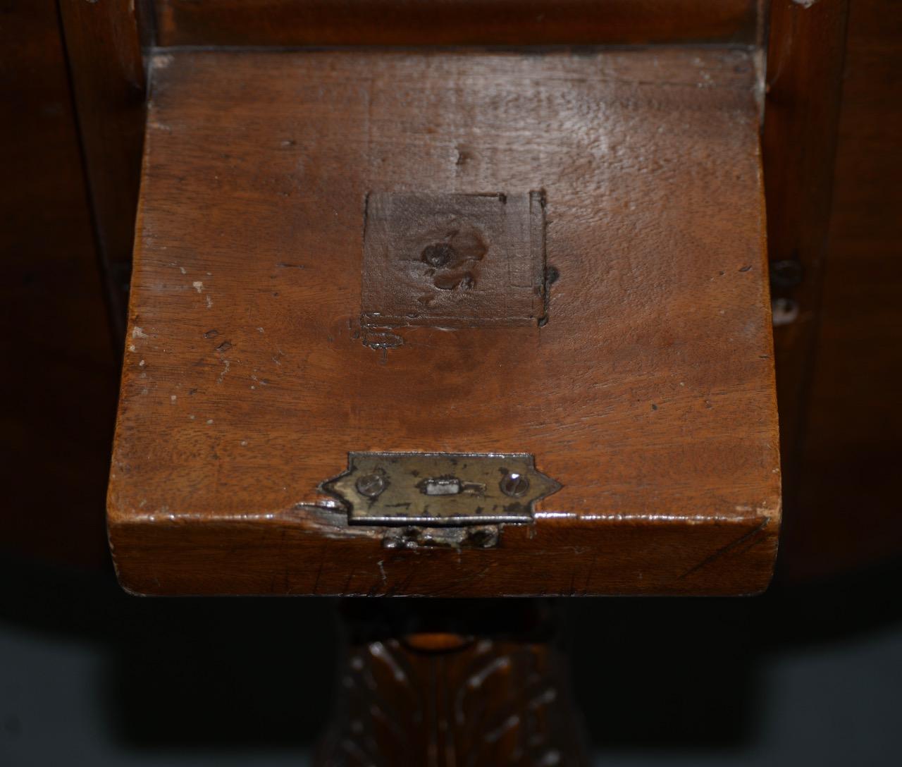 Hand-Carved 19th Century English Mahogany Tilt-Top Serving Table For Sale