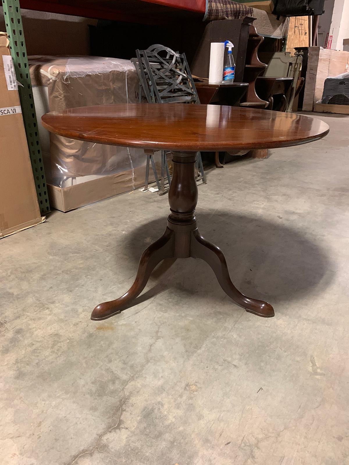 19th Century English Mahogany Tilt-Top Table In Good Condition In Atlanta, GA