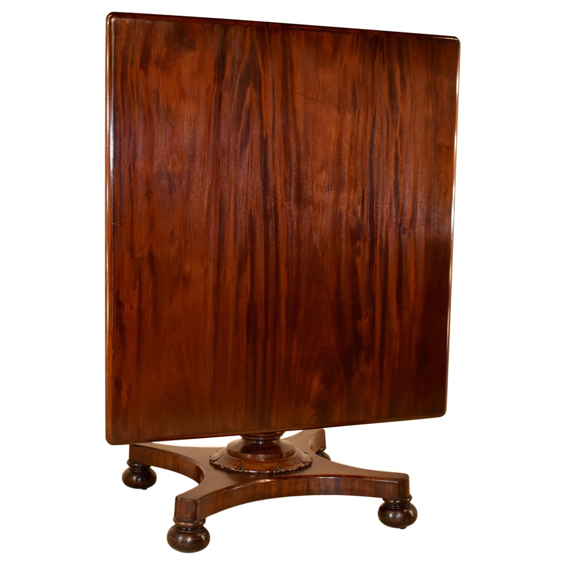Table à plateau basculant en acajou anglais du XIXe siècle