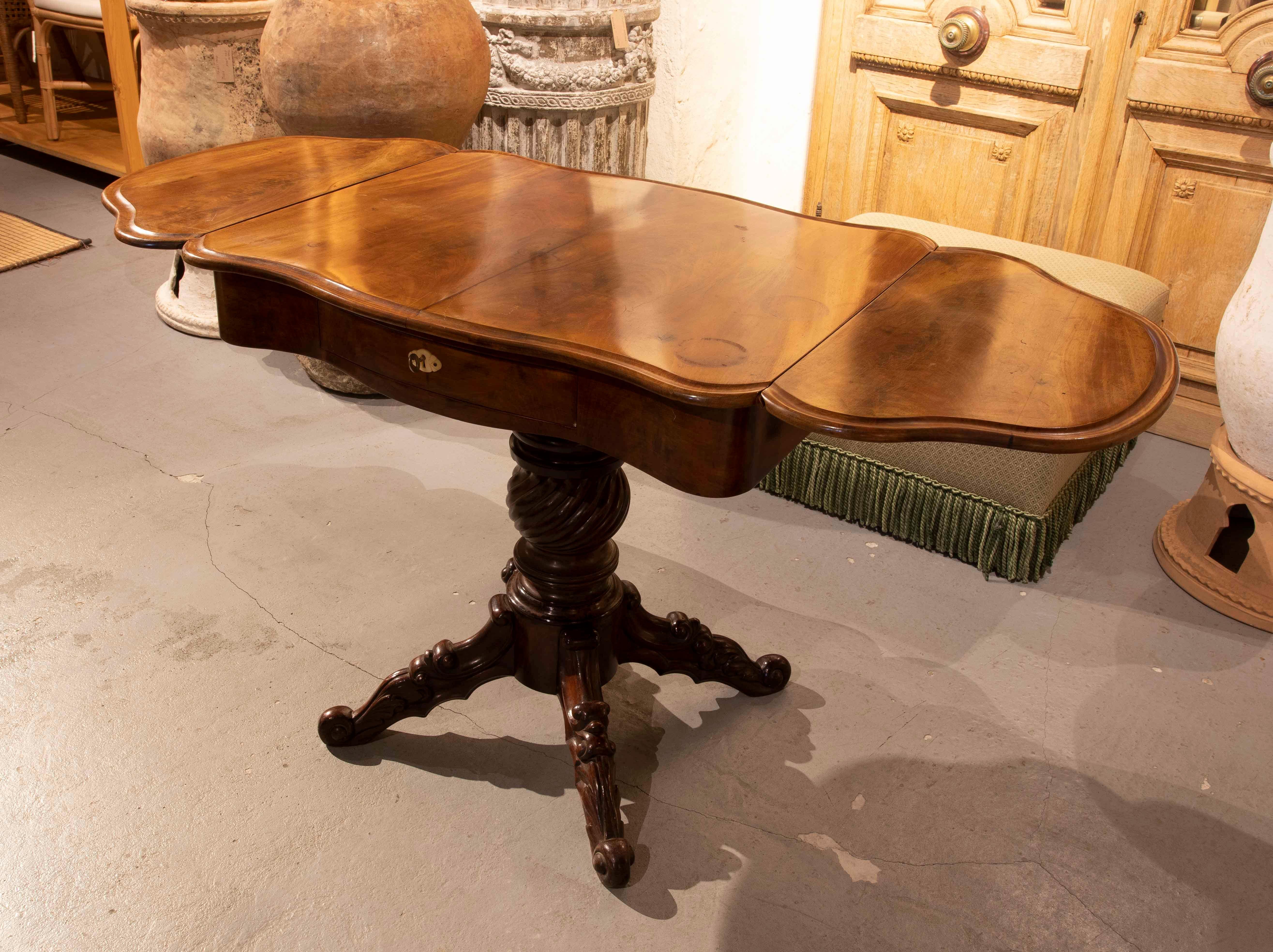 19th Century English Mahogany Wing Table with Drawer and Base in the Centre In Good Condition In Marbella, ES