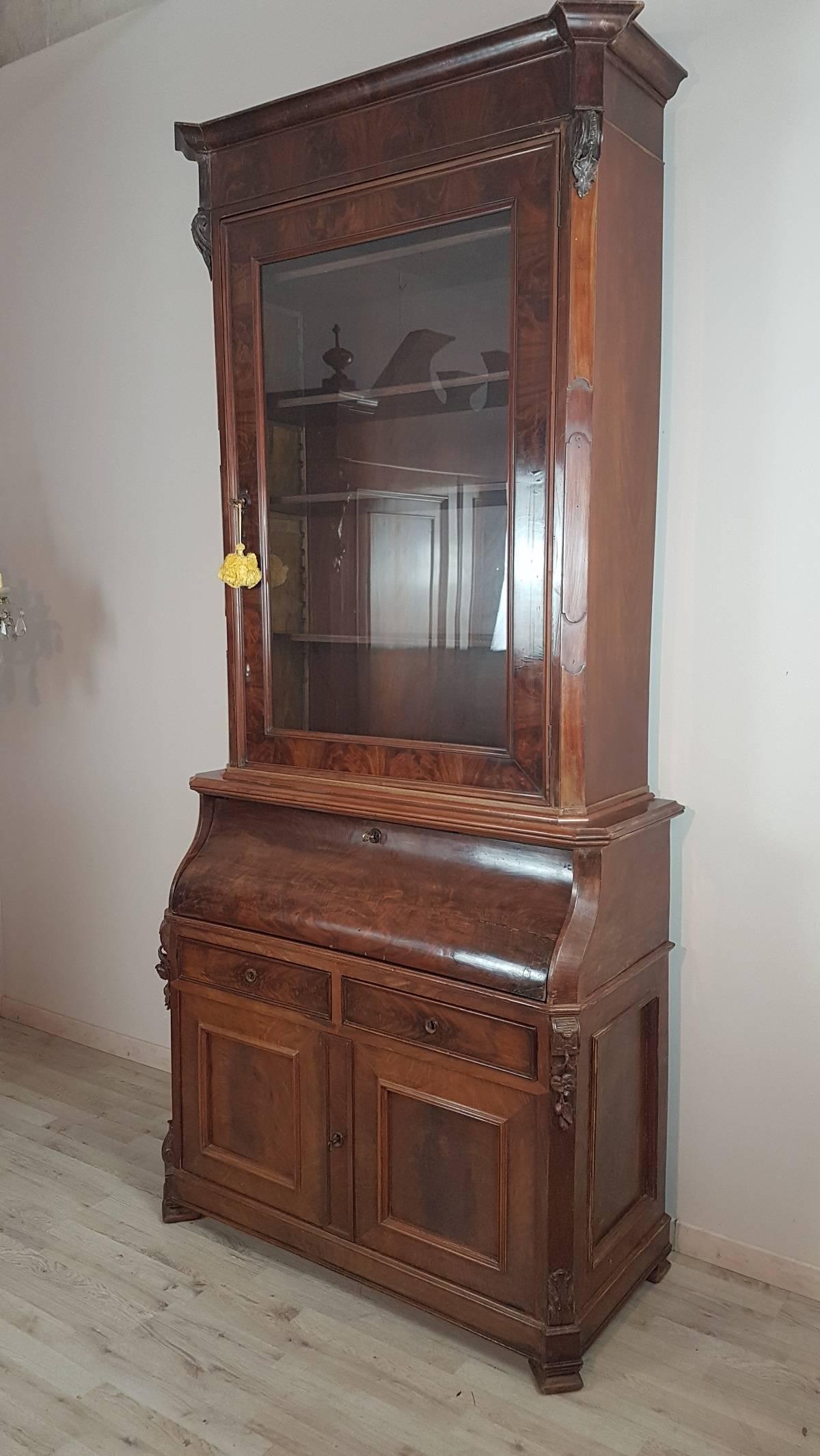 19th Century English Mahogany Wood Bookcase with Secretaire In Good Condition In Casale Monferrato, IT