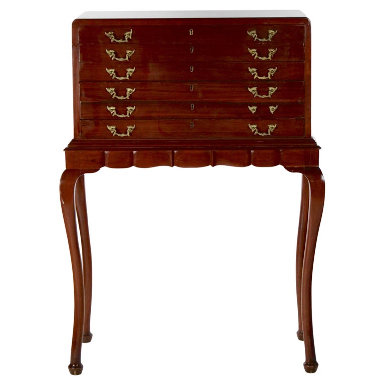 19th Century English Mahogany Wood Silver / Flatware Chest For Sale at