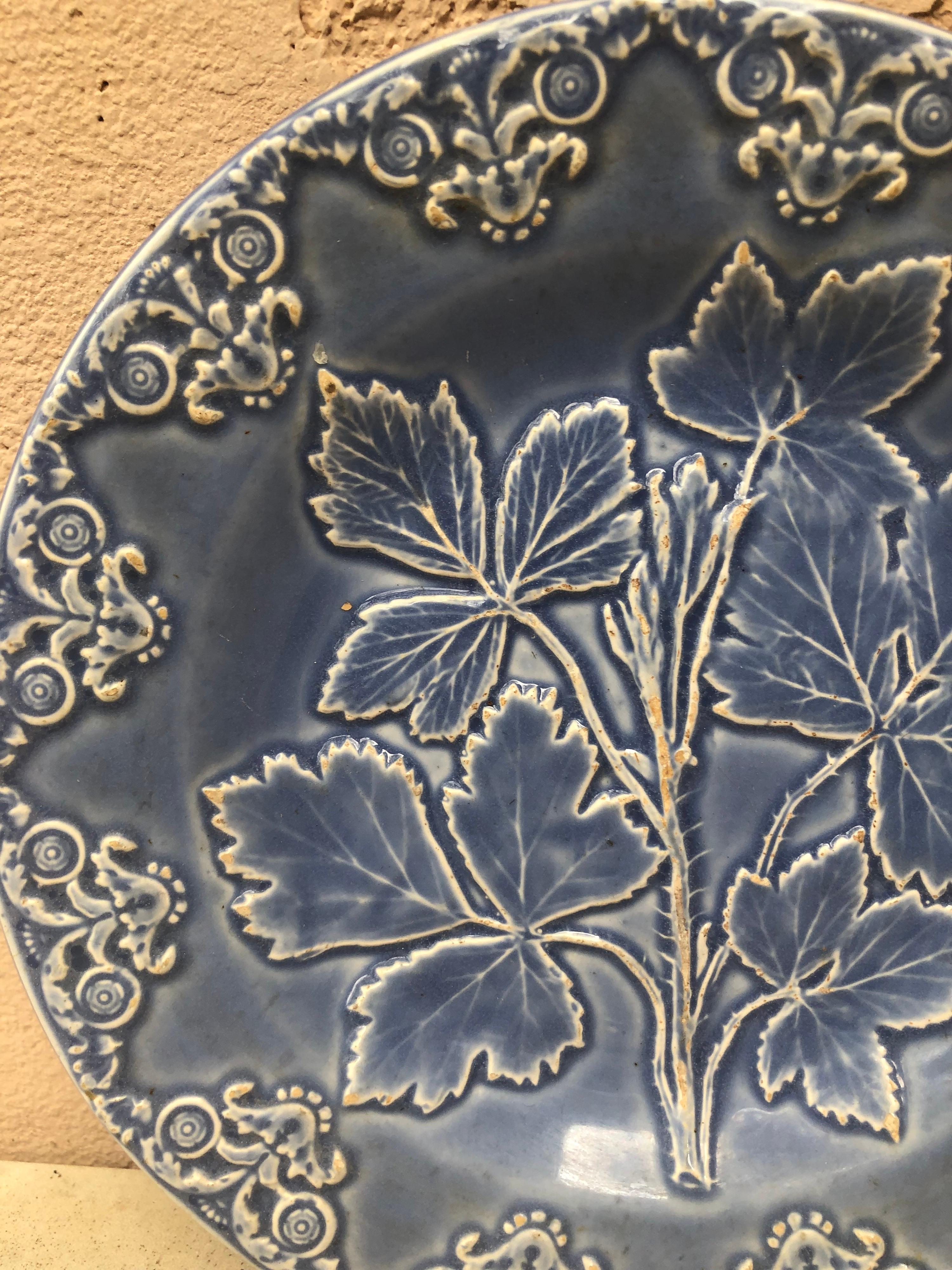 Rustic 19th Century English Majolica Blue Leaves Plate For Sale