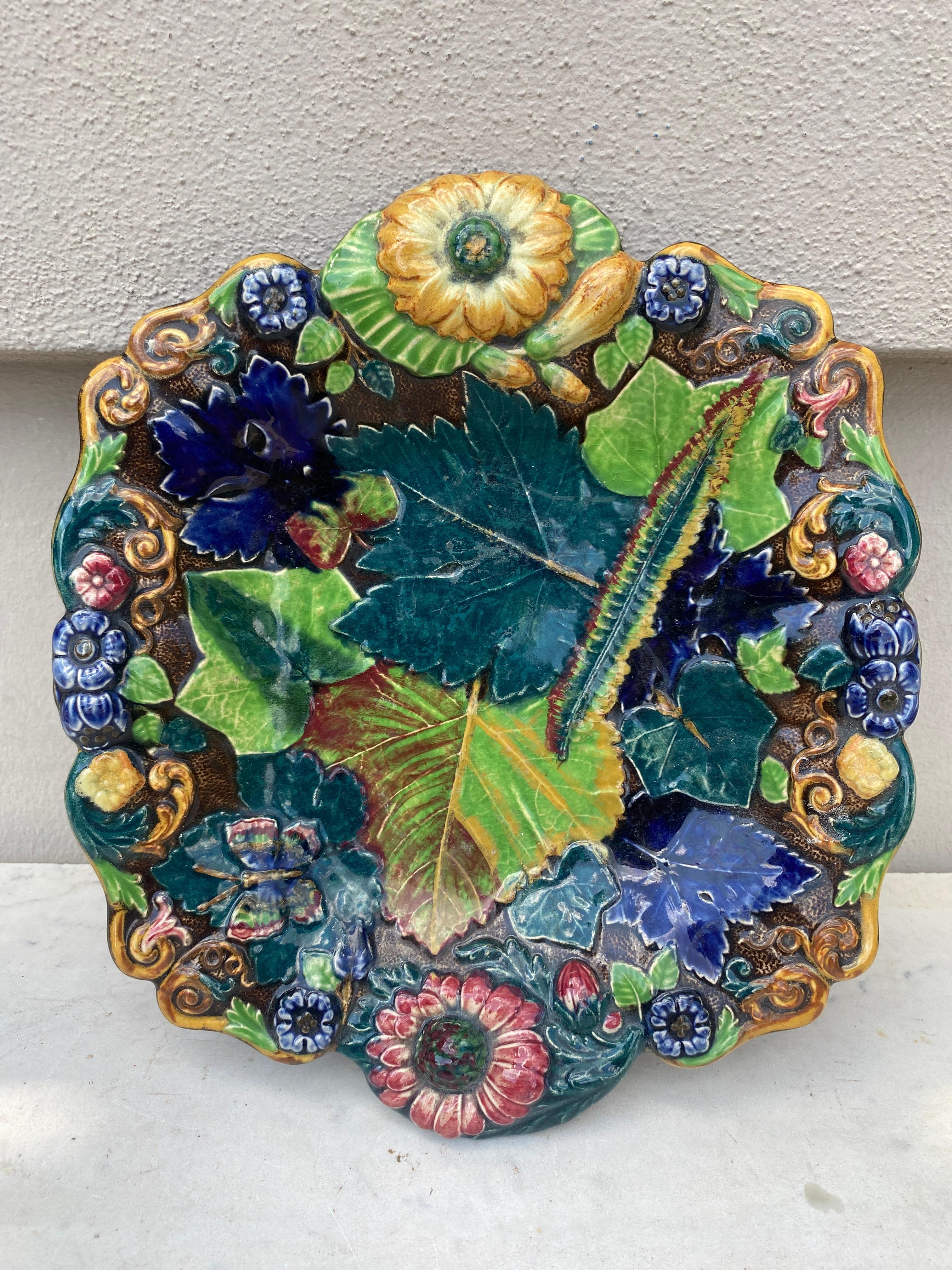 19th Century English Majolica Botanical Cake Stand In Good Condition In Austin, TX