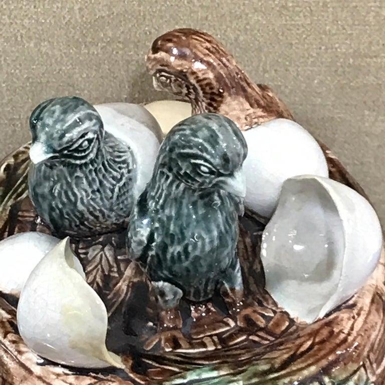 19th century English Majolica Ducklings on Nest Box In Good Condition For Sale In West Palm Beach, FL