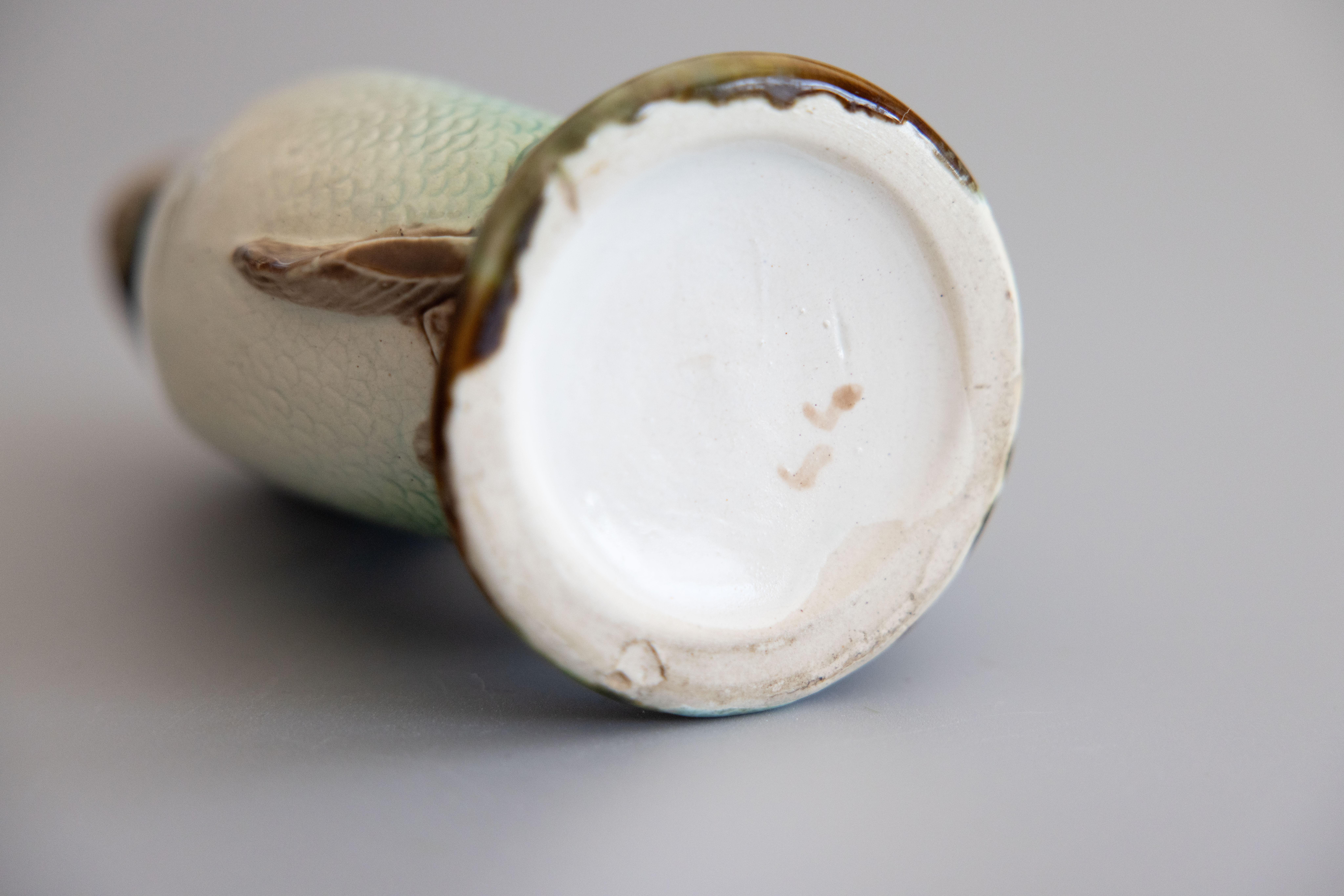 Céramique Pichet et pichet à poisson en majolique anglaise du 19e siècle en vente