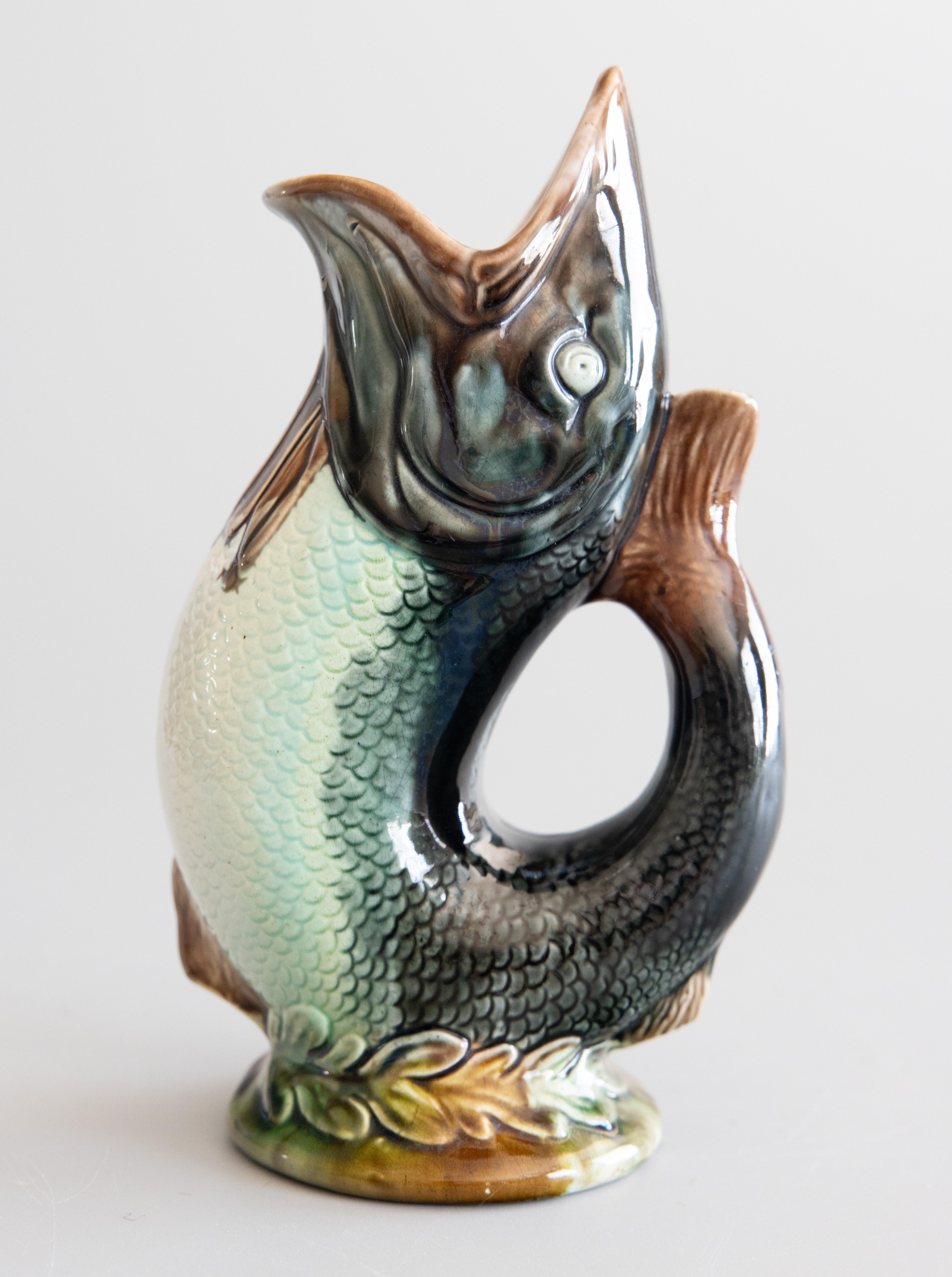 Pichet et pichet à poisson en majolique anglaise du 19e siècle en vente 1