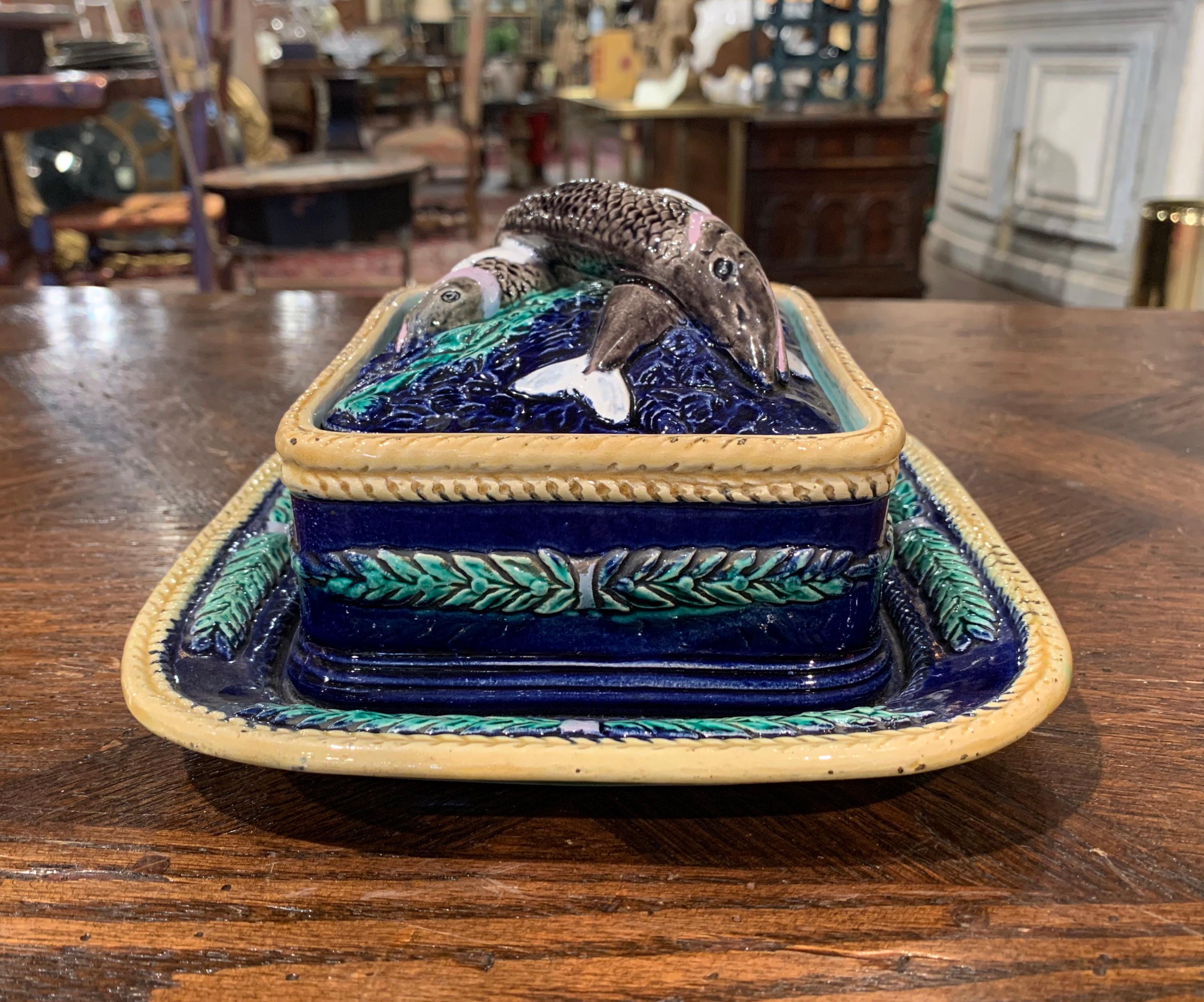 19th Century English Majolica Hand Painted Sardine Cover Box with Plate For Sale 3