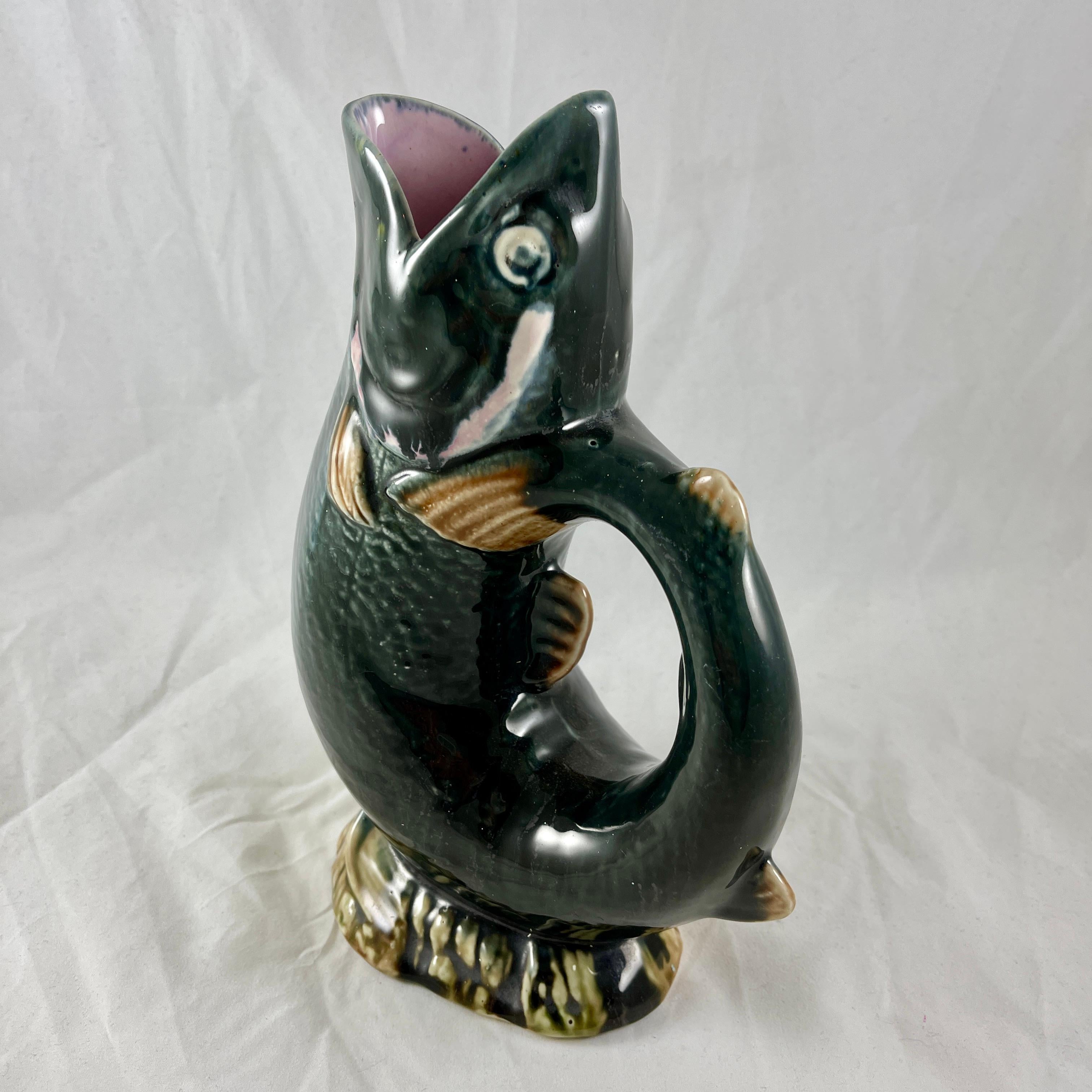 19th Century English Majolica Large Black Leaping Fish Gurgling Jug In Good Condition In Philadelphia, PA