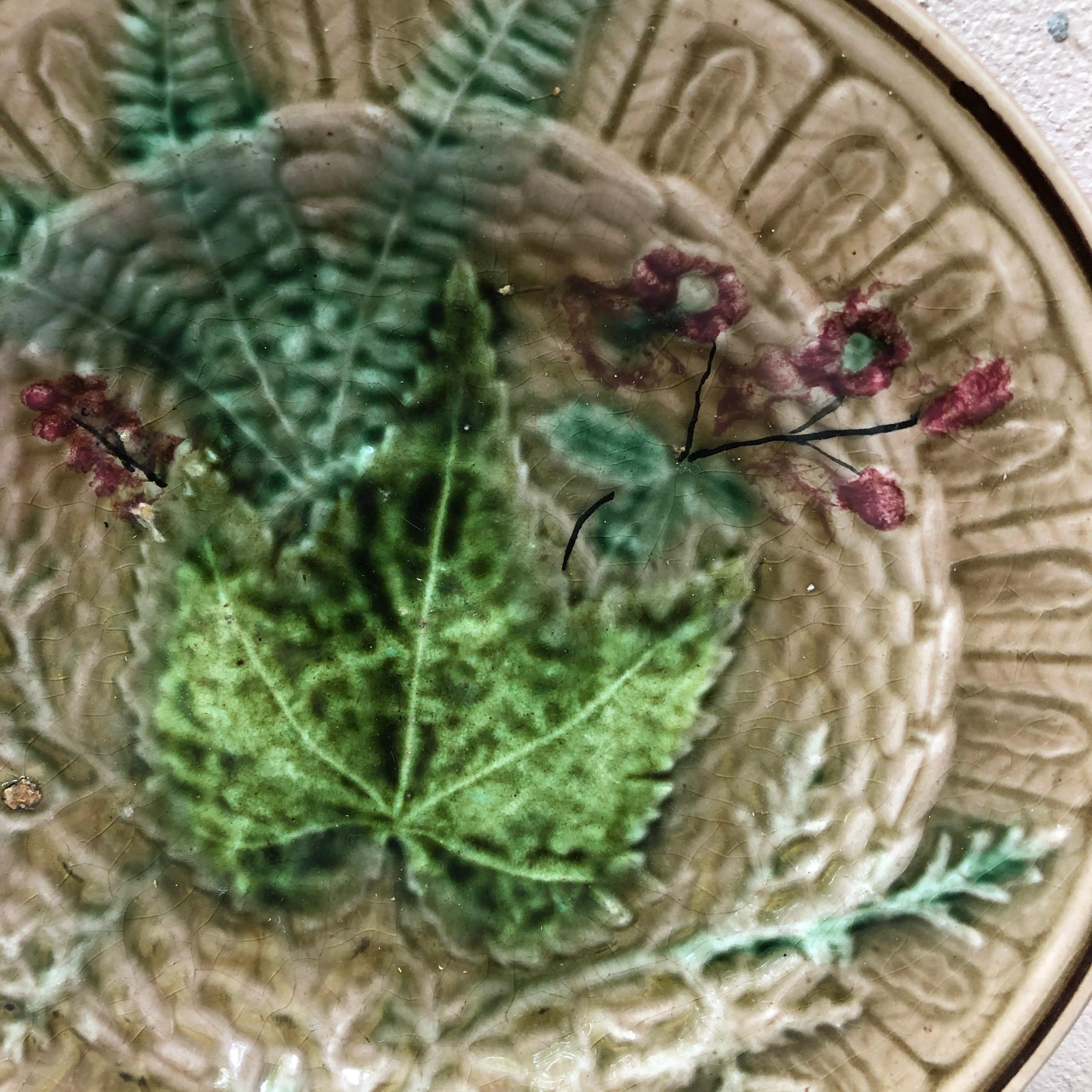 Rustic 19th Century English Majolica Leaves and Flowers Plate. For Sale